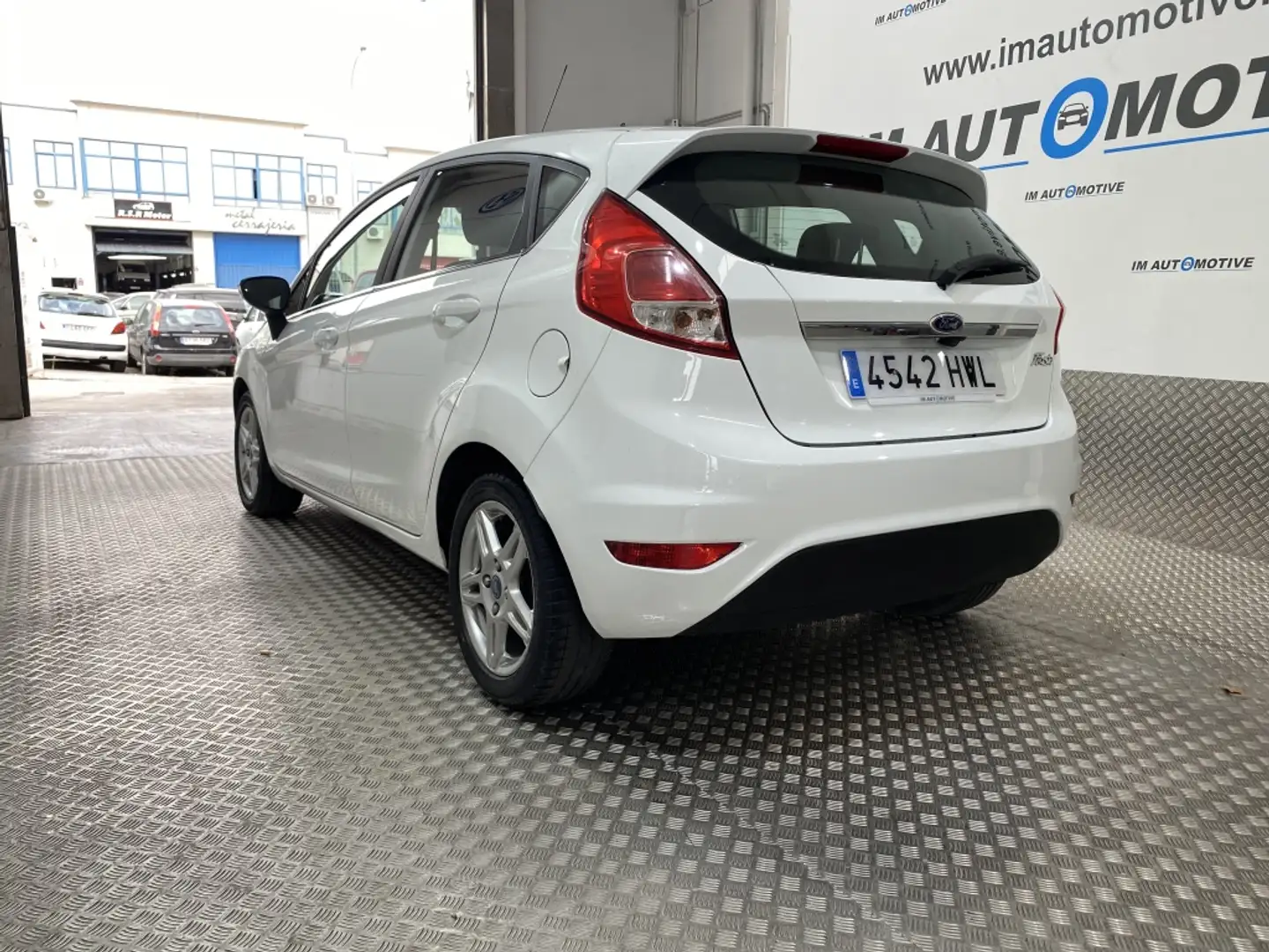 Ford Fiesta 1.6 TDCi Titanium Blanco - 2