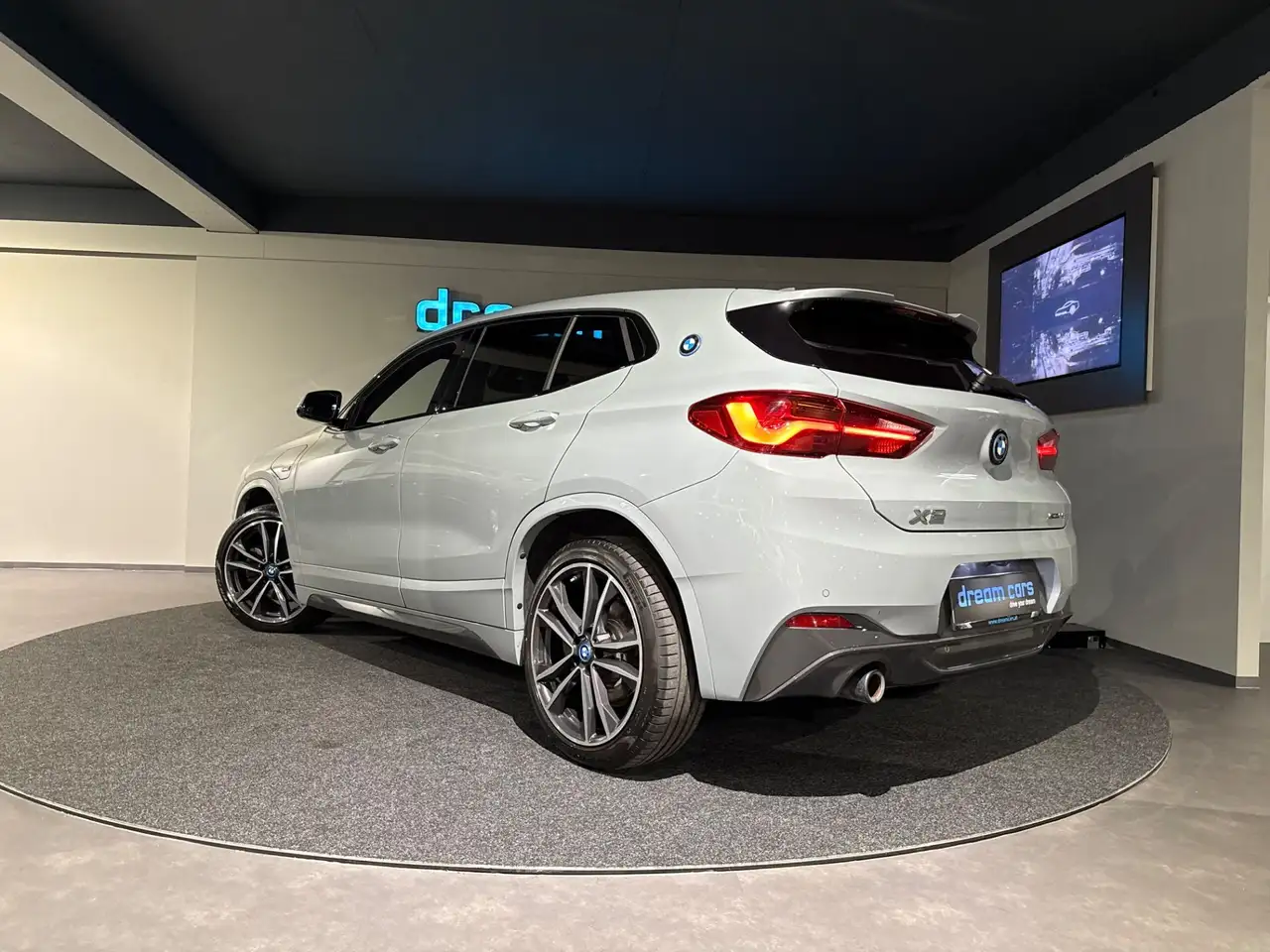 BMW X2 xDrive25e PHEV Aut. / M Sportpaket / Panoramadach Bild 4