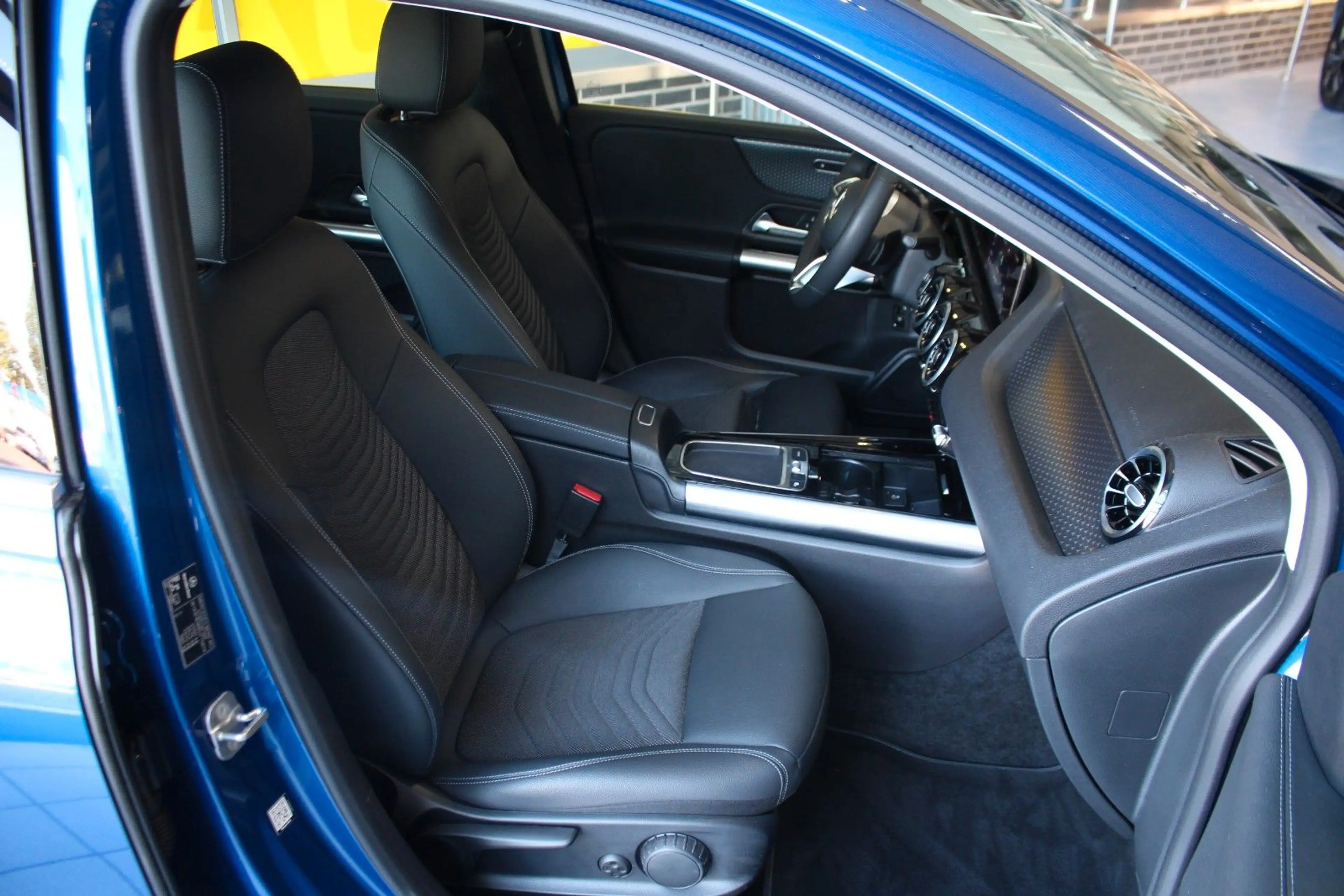 Mercedes-Benz B 200 Pregressive Advanced Navi Kamera LED ACC — photo 11