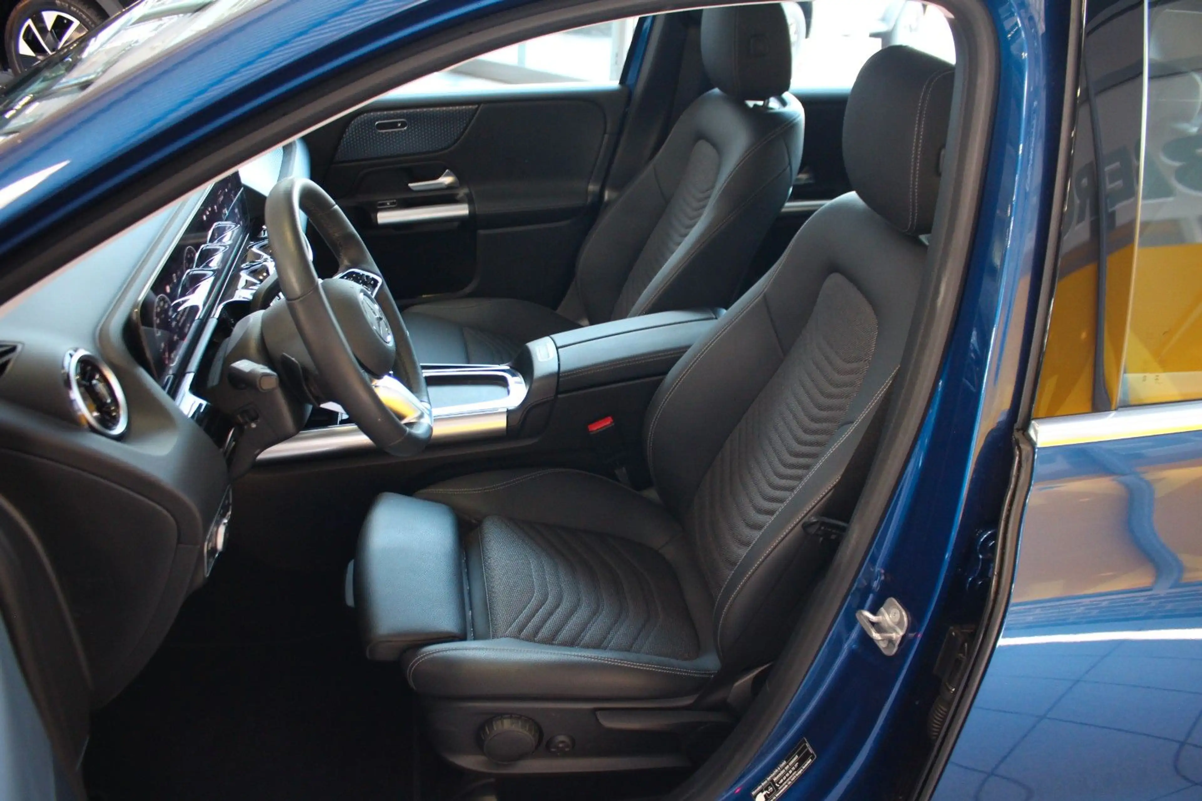 Mercedes-Benz B 200 Pregressive Advanced Navi Kamera LED ACC — photo 13