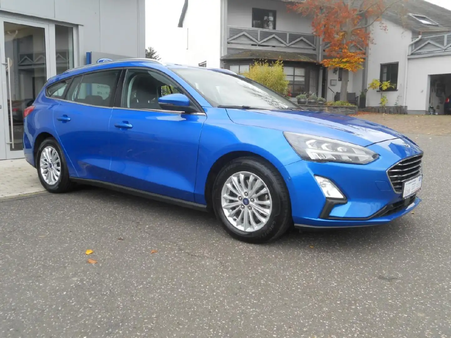 Ford Focus Titanium Blau - 1