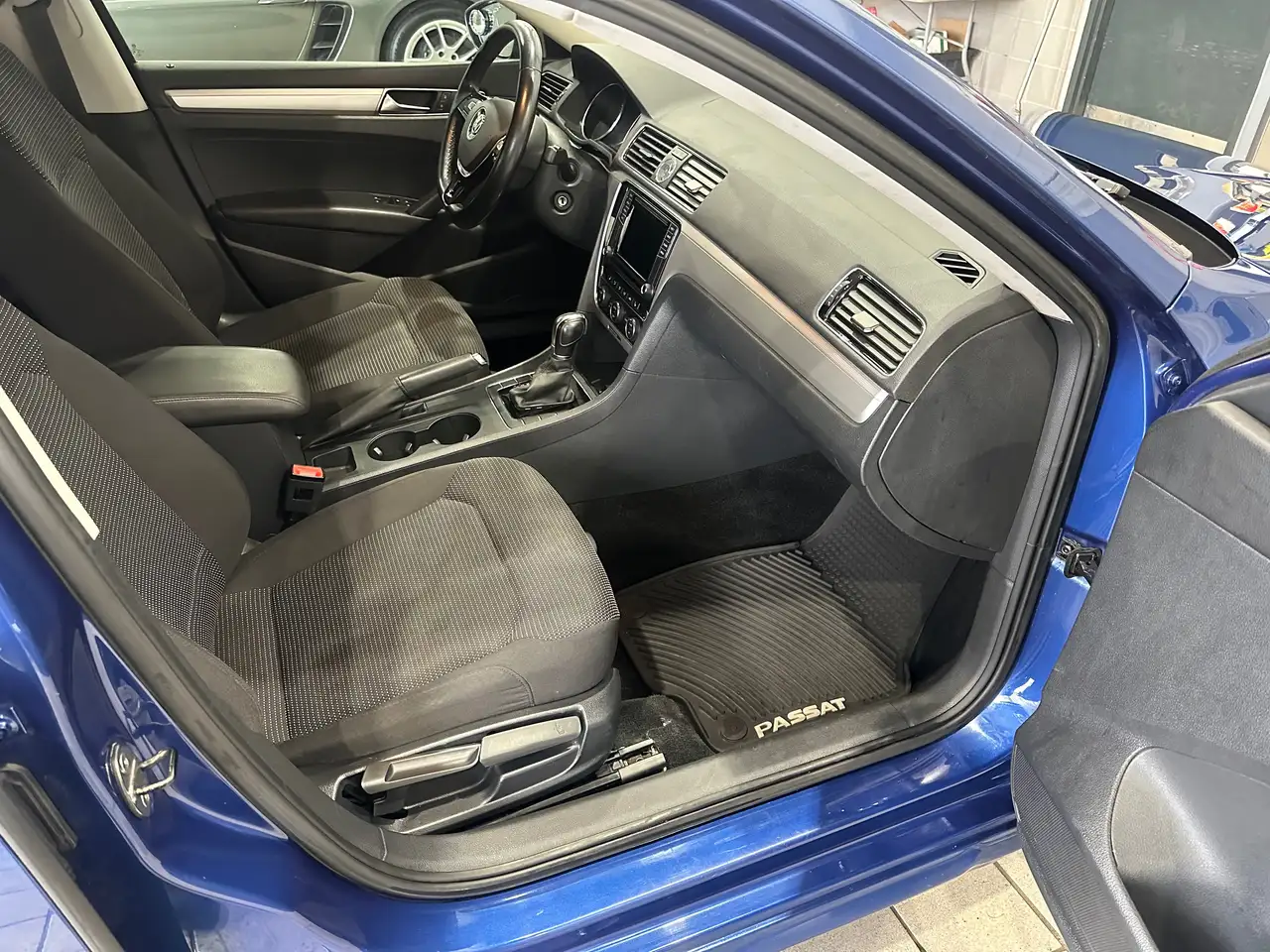 Volkswagen Passat снимка Volkswagen Passat
