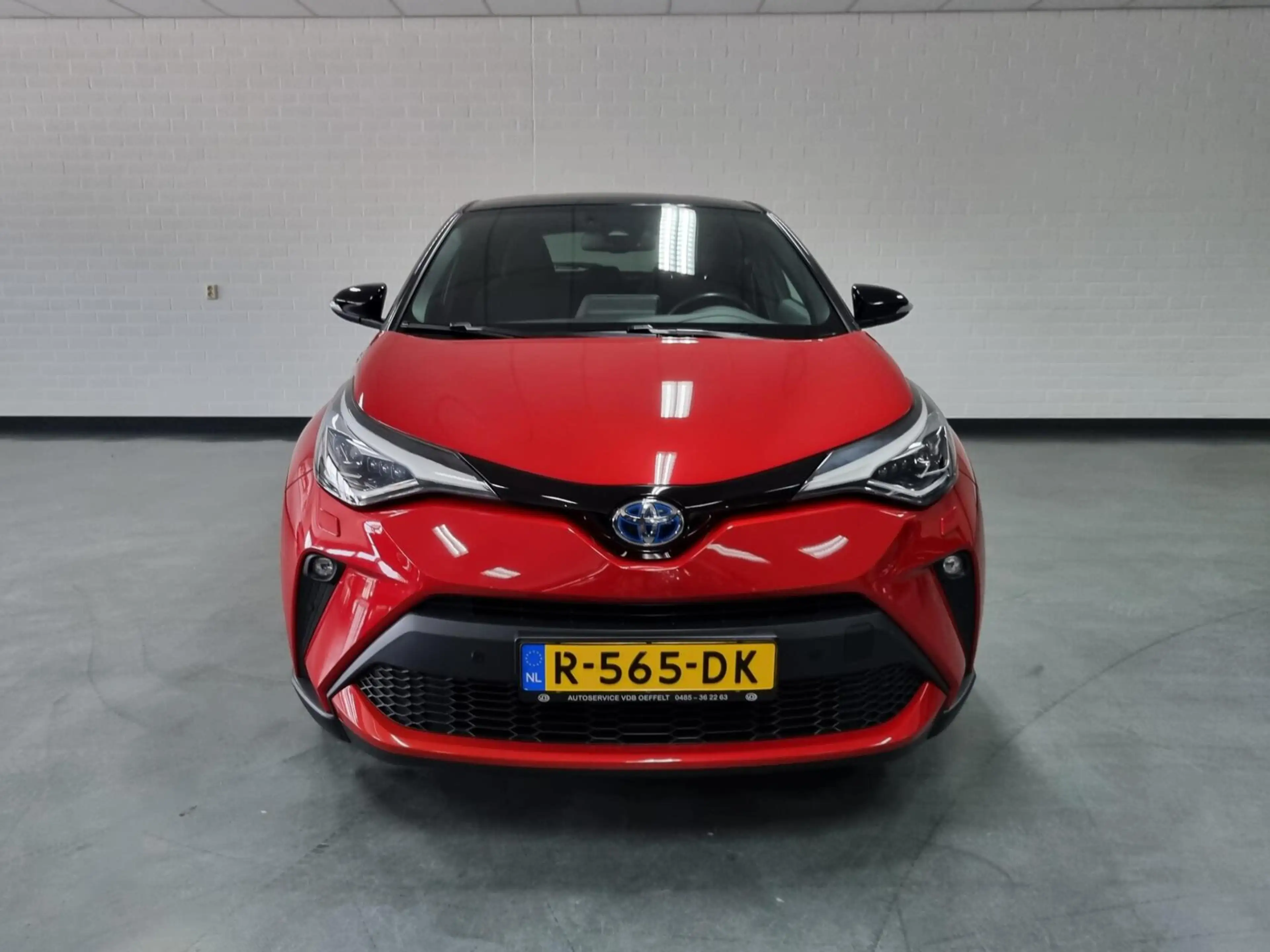 Toyota C-HR 2.0 Hybrid Style Bi-Tone / BSM / PDC — photo 2