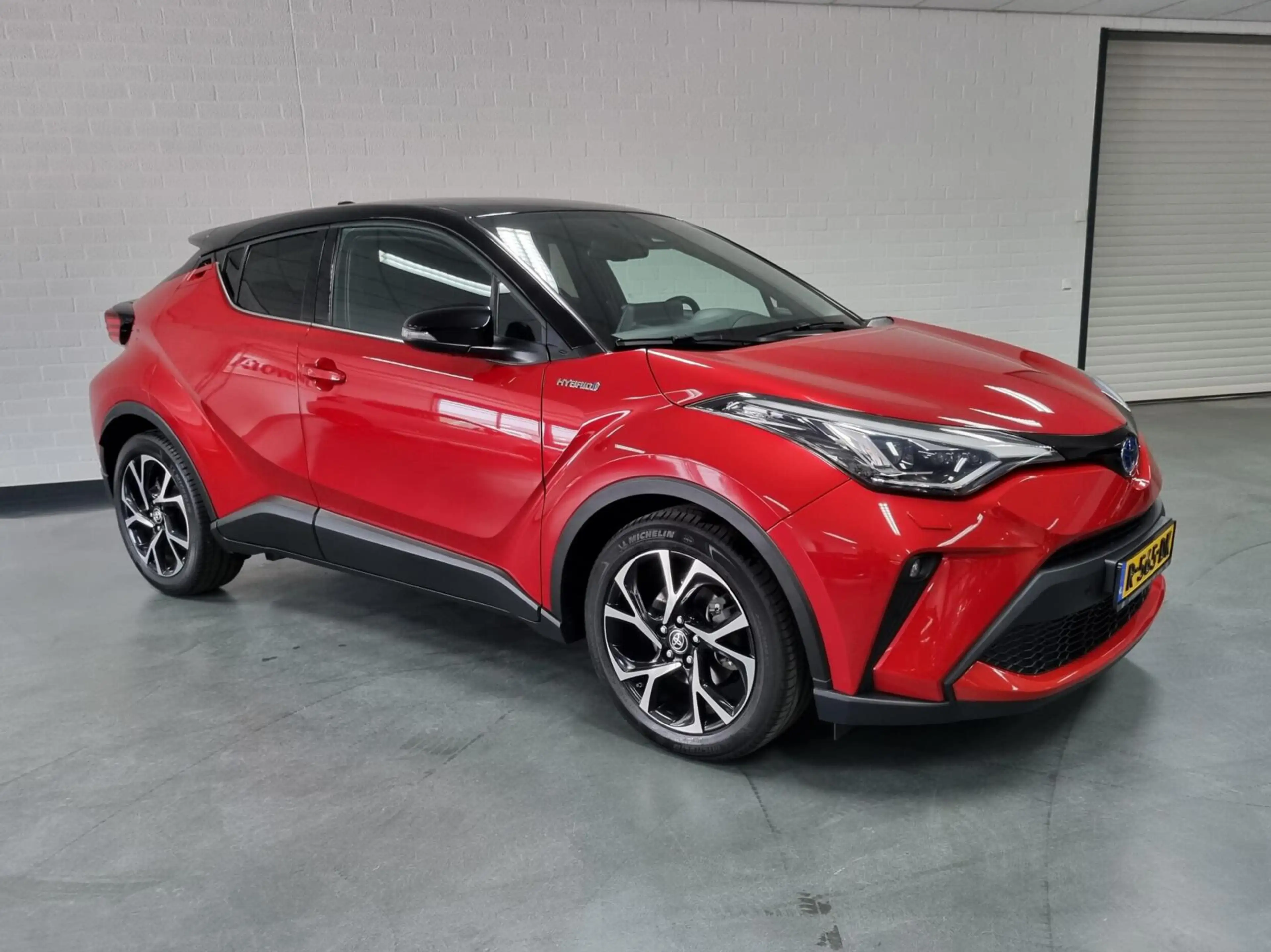 Toyota C-HR 2.0 Hybrid Style Bi-Tone / BSM / PDC — photo 3