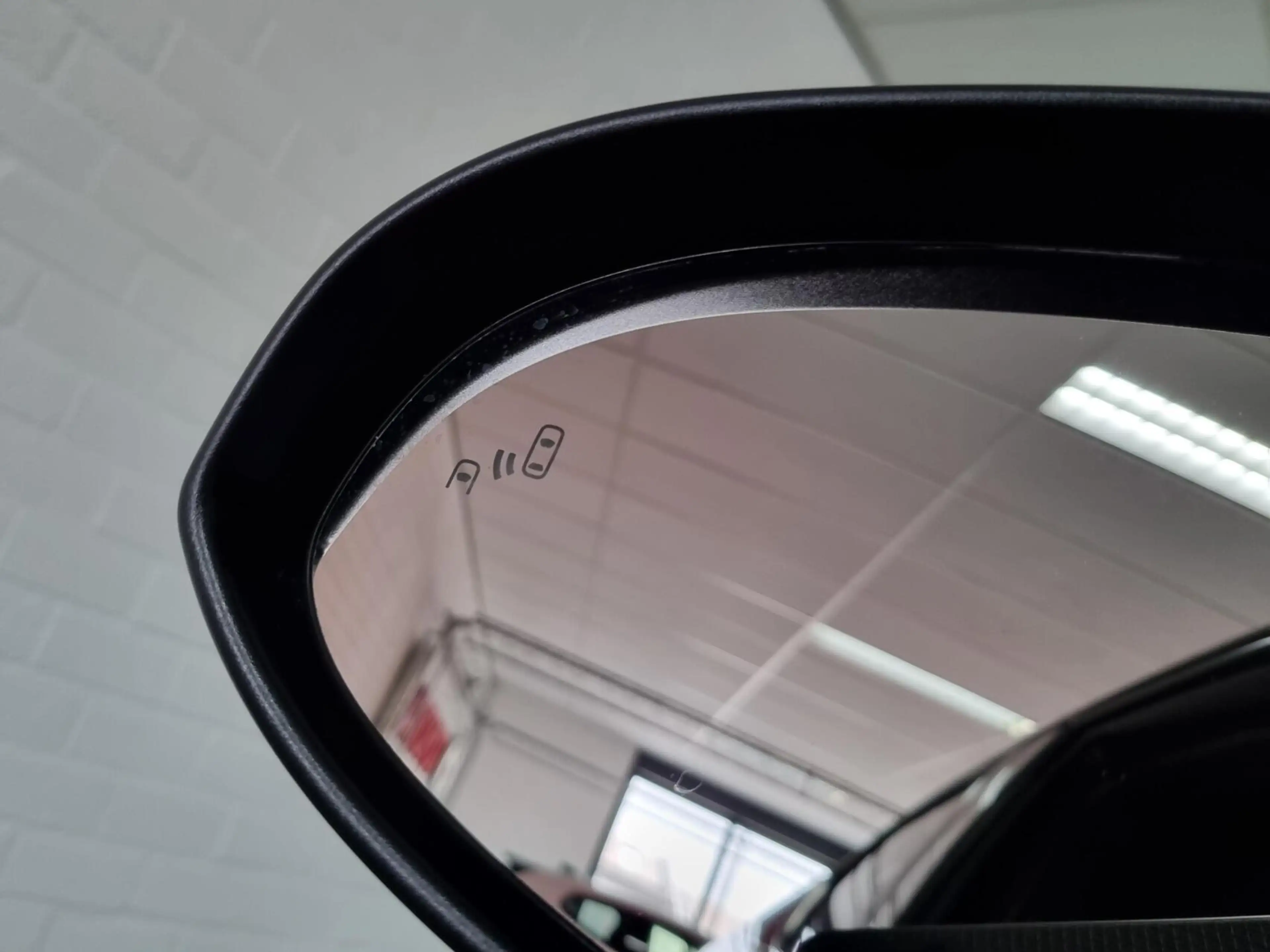 Toyota C-HR 2.0 Hybrid Style Bi-Tone / BSM / PDC — photo 17