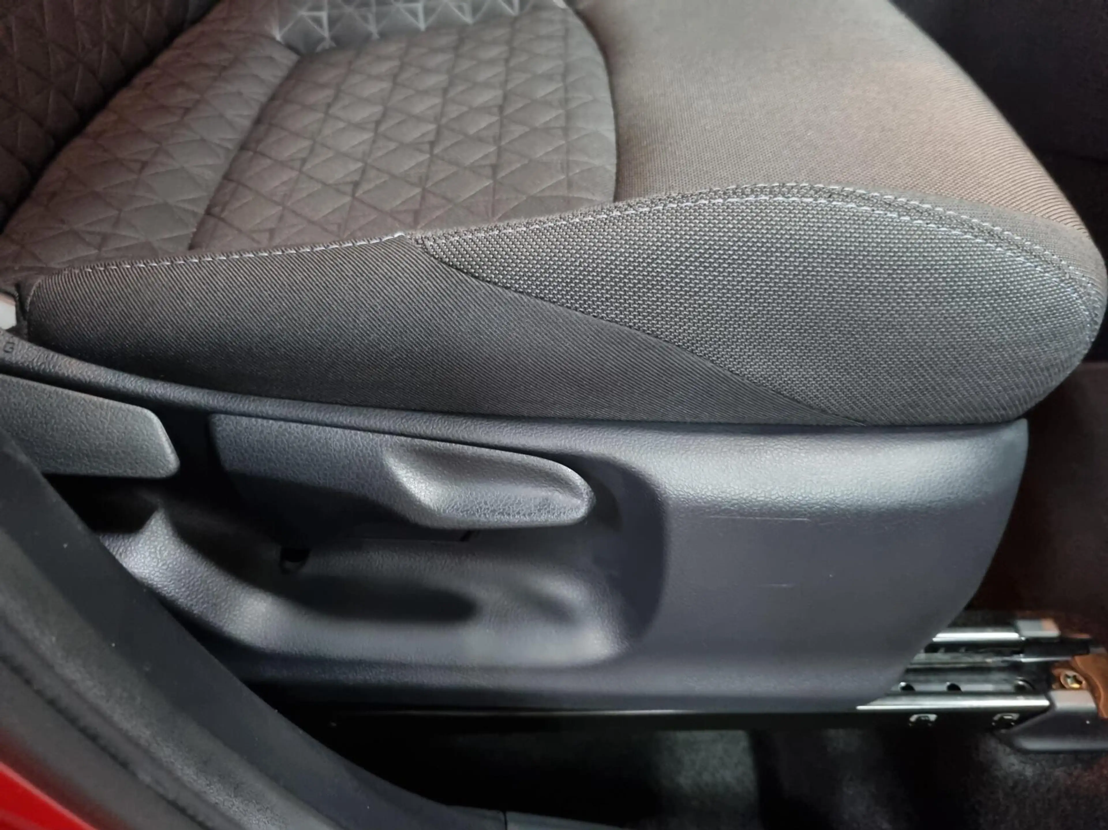 Toyota C-HR 2.0 Hybrid Style Bi-Tone / BSM / PDC — photo 21