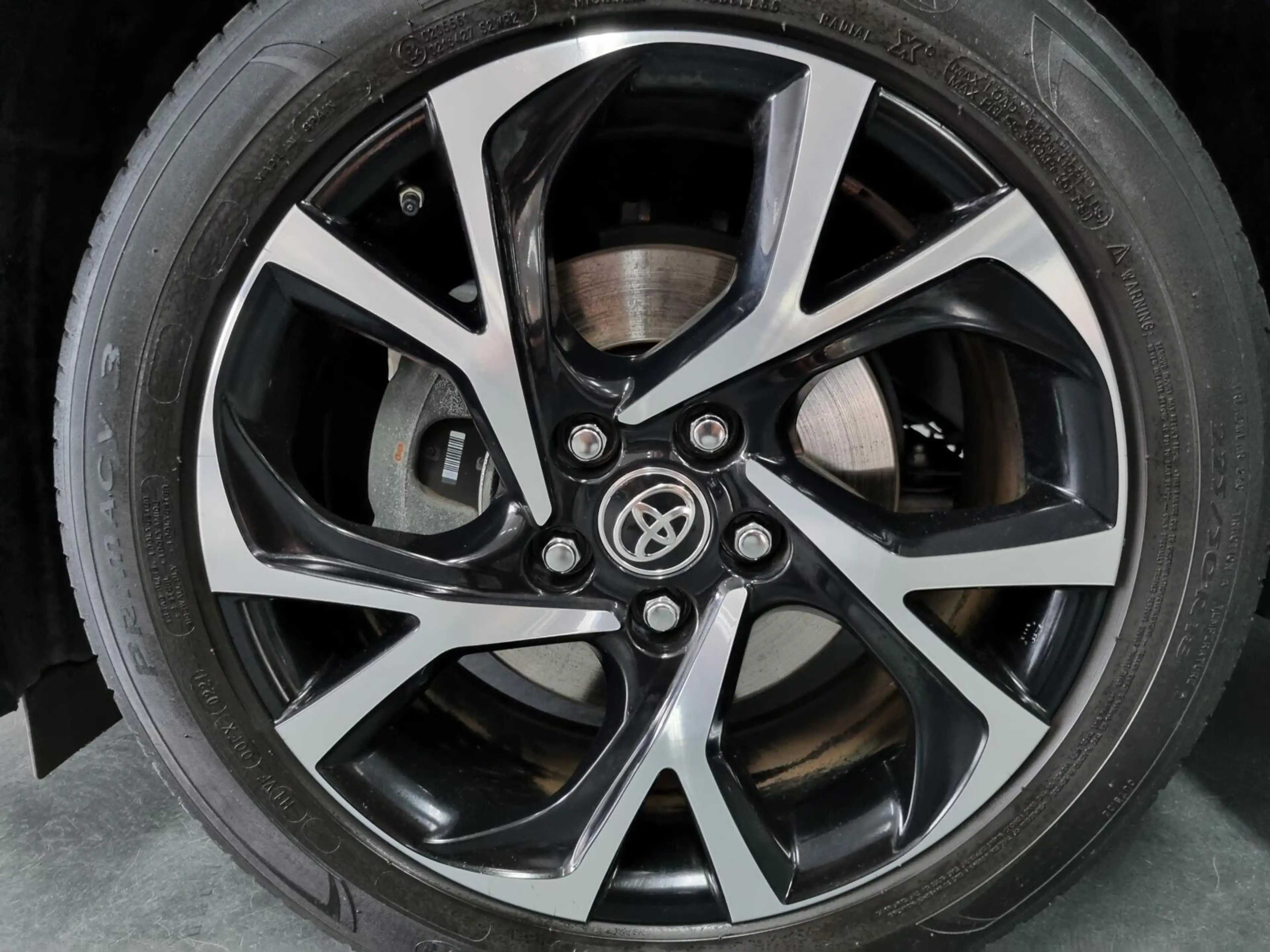 Toyota C-HR 2.0 Hybrid Style Bi-Tone / BSM / PDC — photo 29