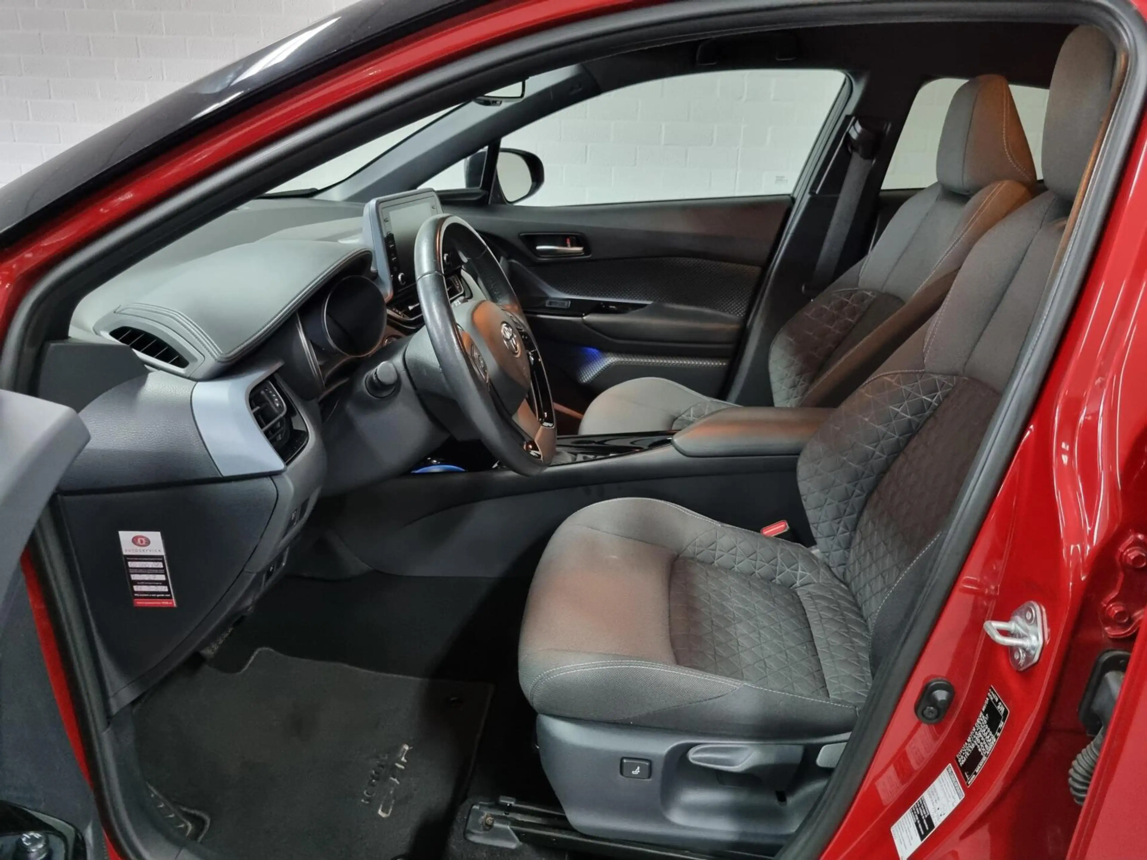 Toyota C-HR 2.0 Hybrid Style Bi-Tone / BSM / PDC — photo 9