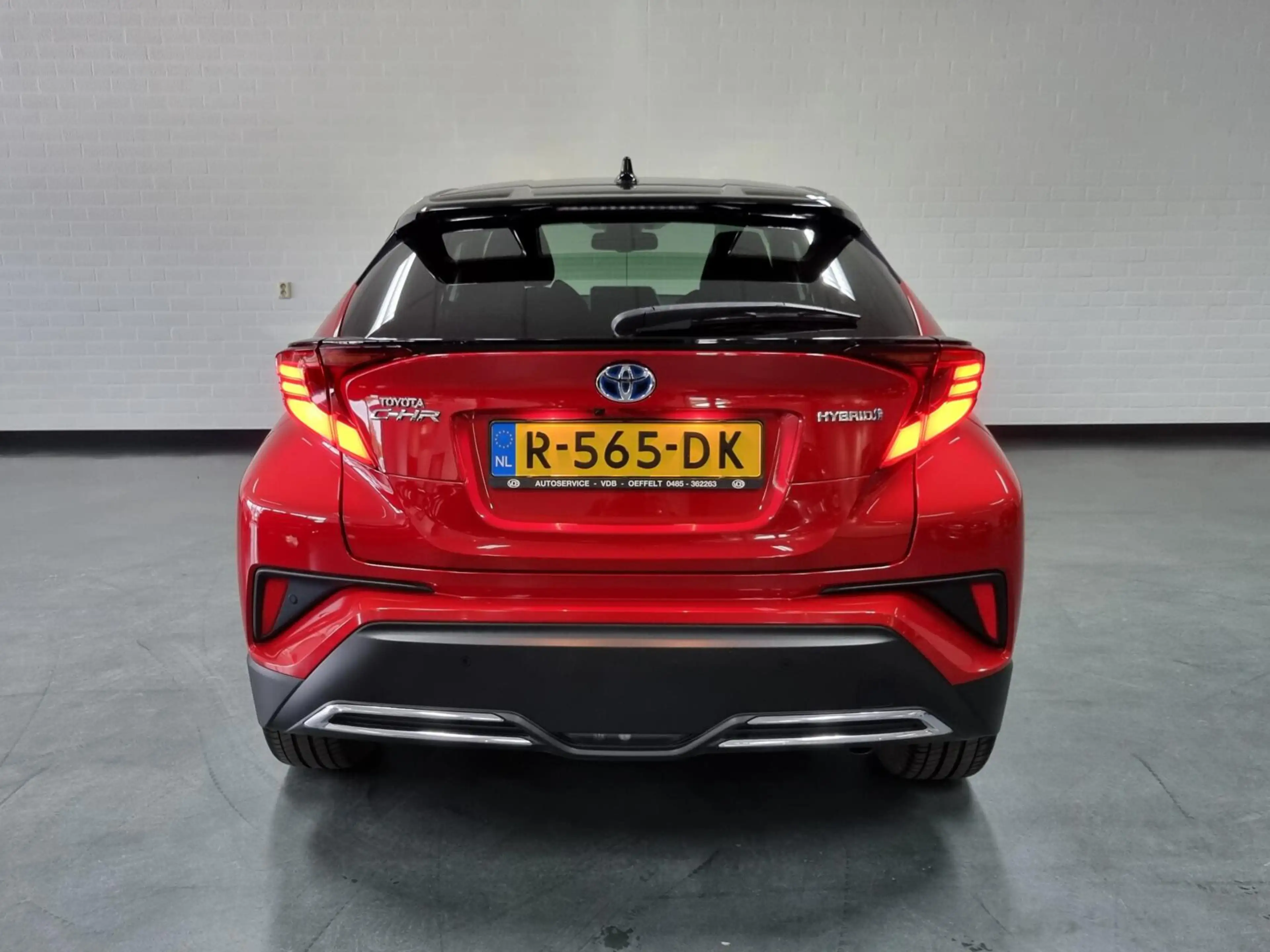Toyota C-HR 2.0 Hybrid Style Bi-Tone / BSM / PDC — photo 5