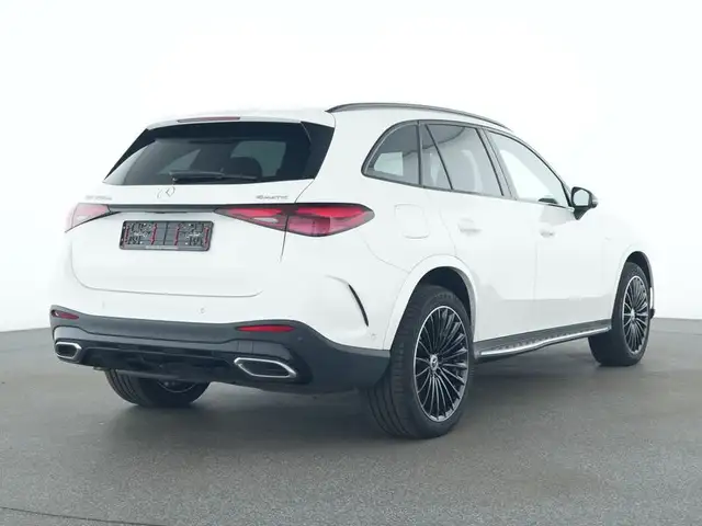 Mercedes-Benz GLC view 3