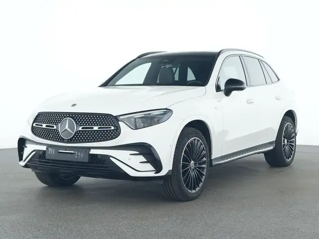 Mercedes-Benz GLC view 2