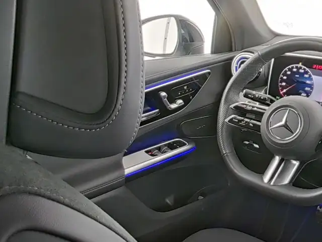 Mercedes-Benz GLC view 9