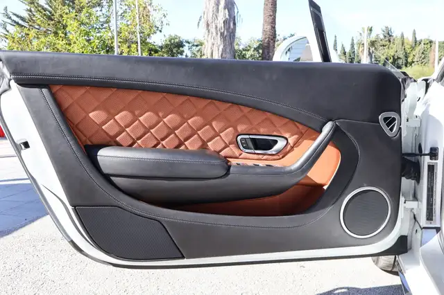 Bentley Continental view 12