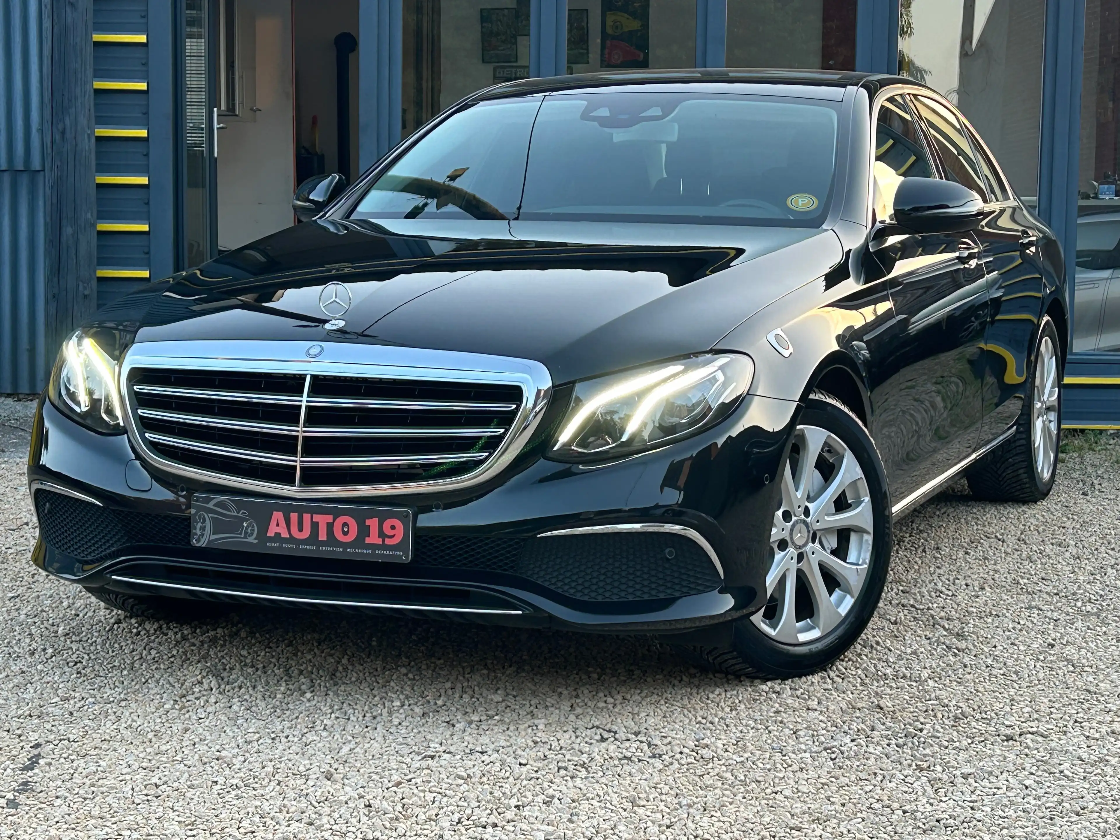 Mercedes-Benz E 350 E 350 d ( TVAC%21) — photo 3