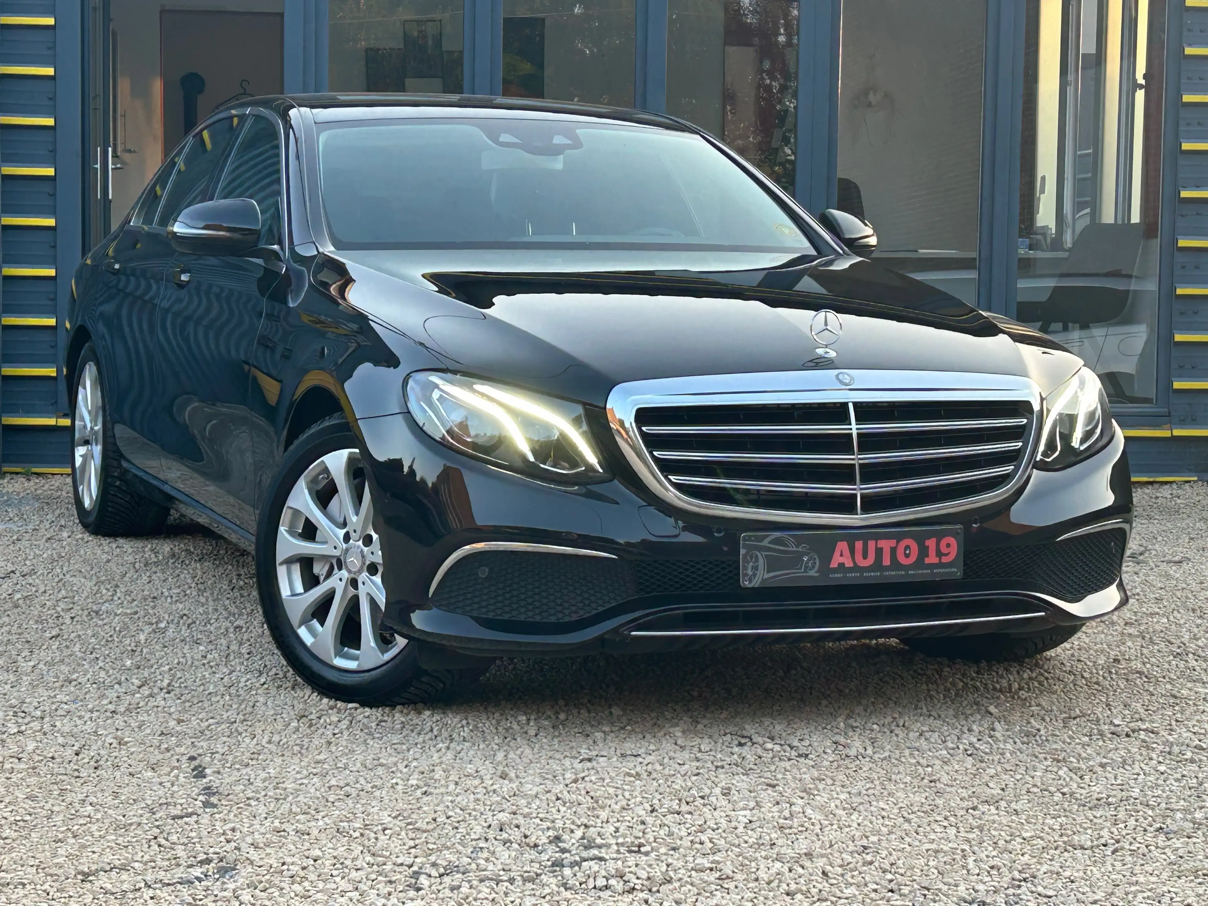 Mercedes-Benz E 350 E 350 d ( TVAC%21) — photo 4
