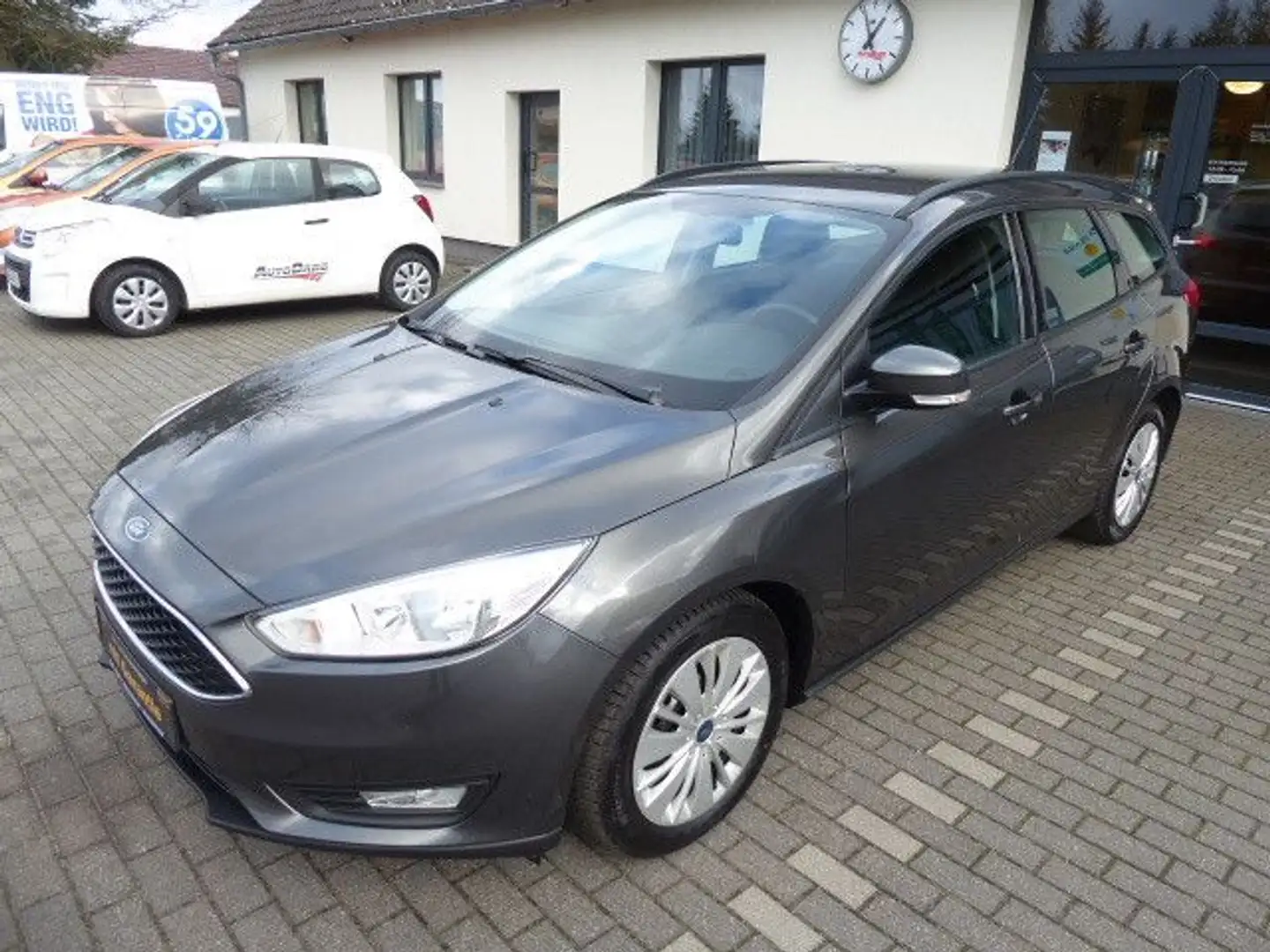 Ford Focus Turnier Business Grau - 2