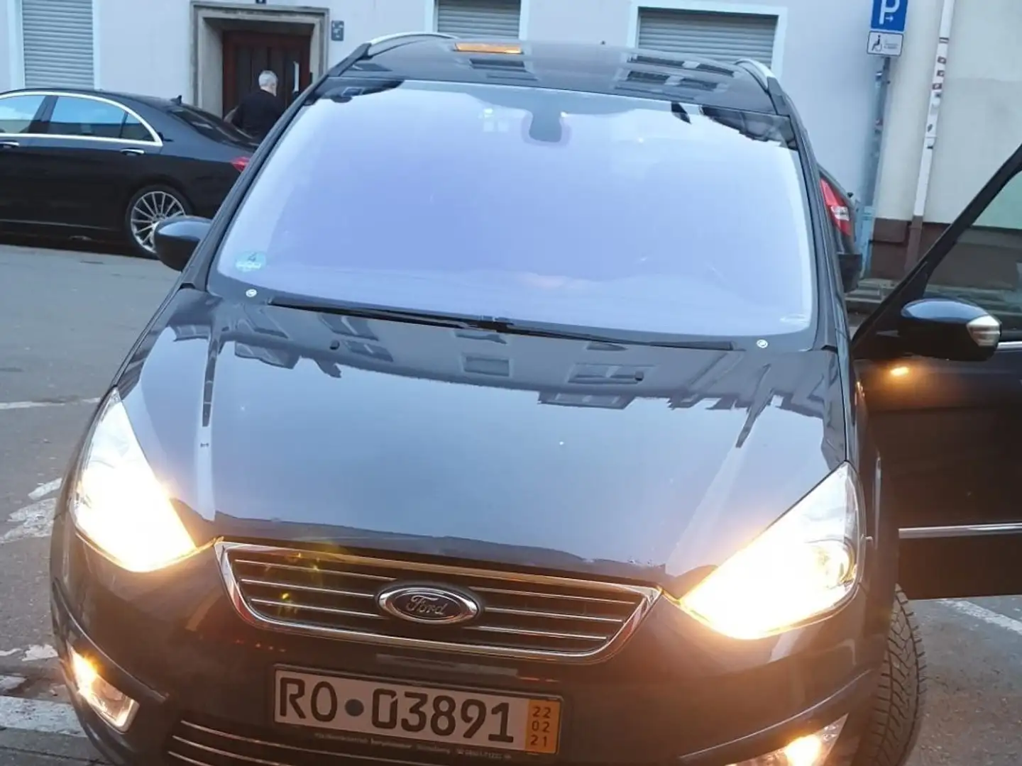 Ford Galaxy 2.0 TDCi DPF Titanium Negru - 2