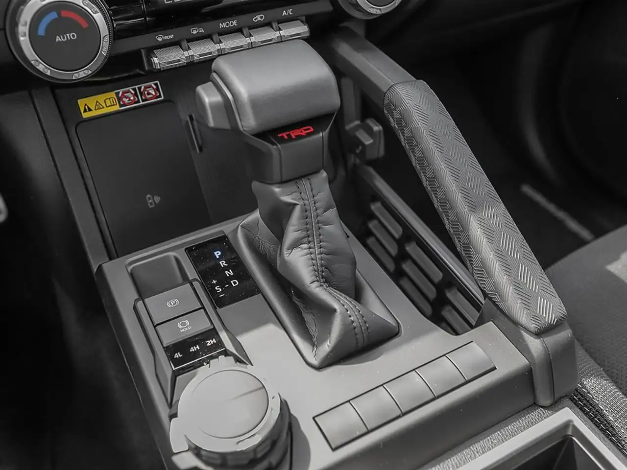 Toyota 4-Runner снимка Toyota 4-Runner