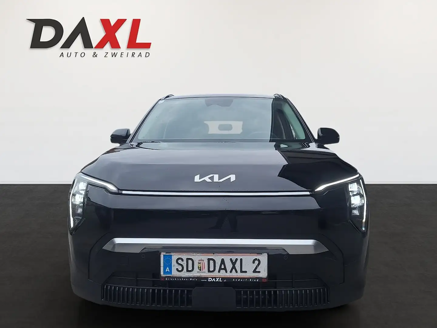 Kia EV3 FWD 81,4kWh Long Range Earth Schwarz - 2