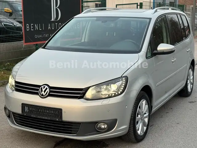 Volkswagen Touran Highline/1.HAND/PANO/NAVI/AHK/DSG/PDC/LED