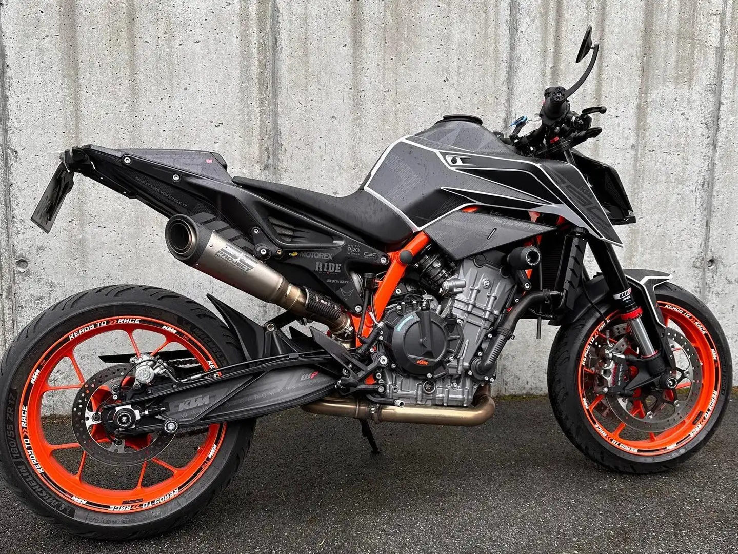 KTM 890 Duke Szürke - 2