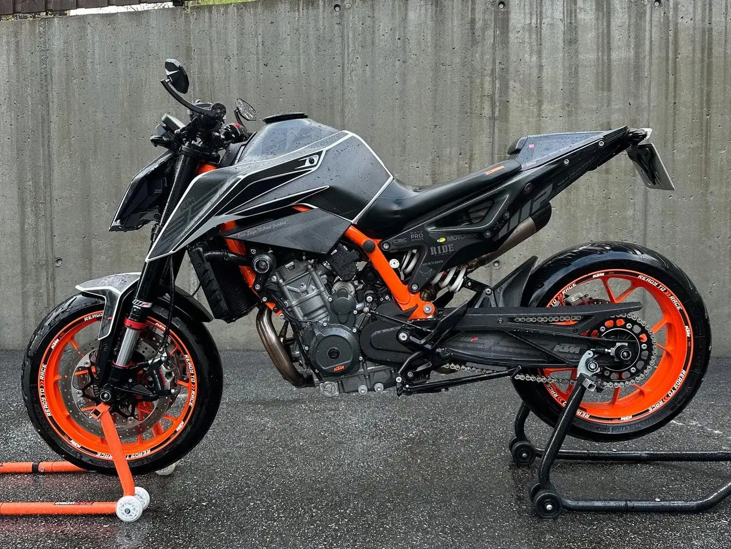 KTM 890 Duke Szürke - 1