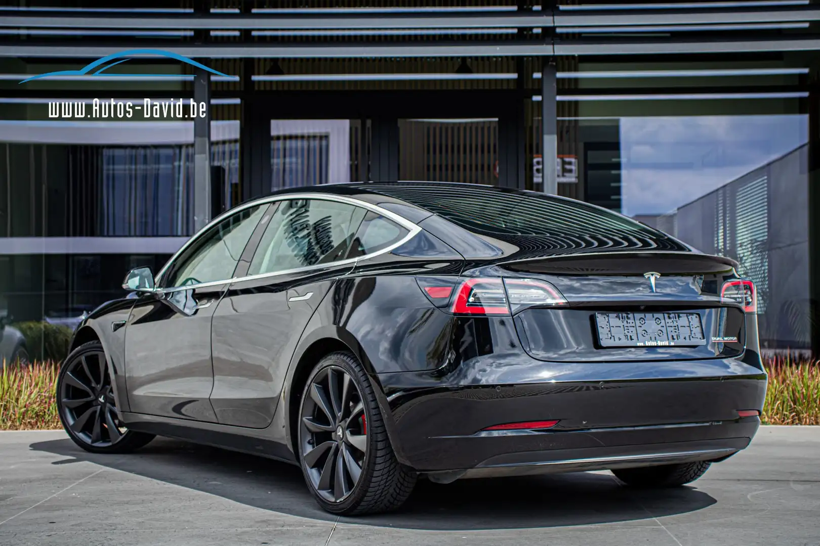 Tesla Model 3 Dualmotor Performance 512PK AWD Long-range Zwart - 2