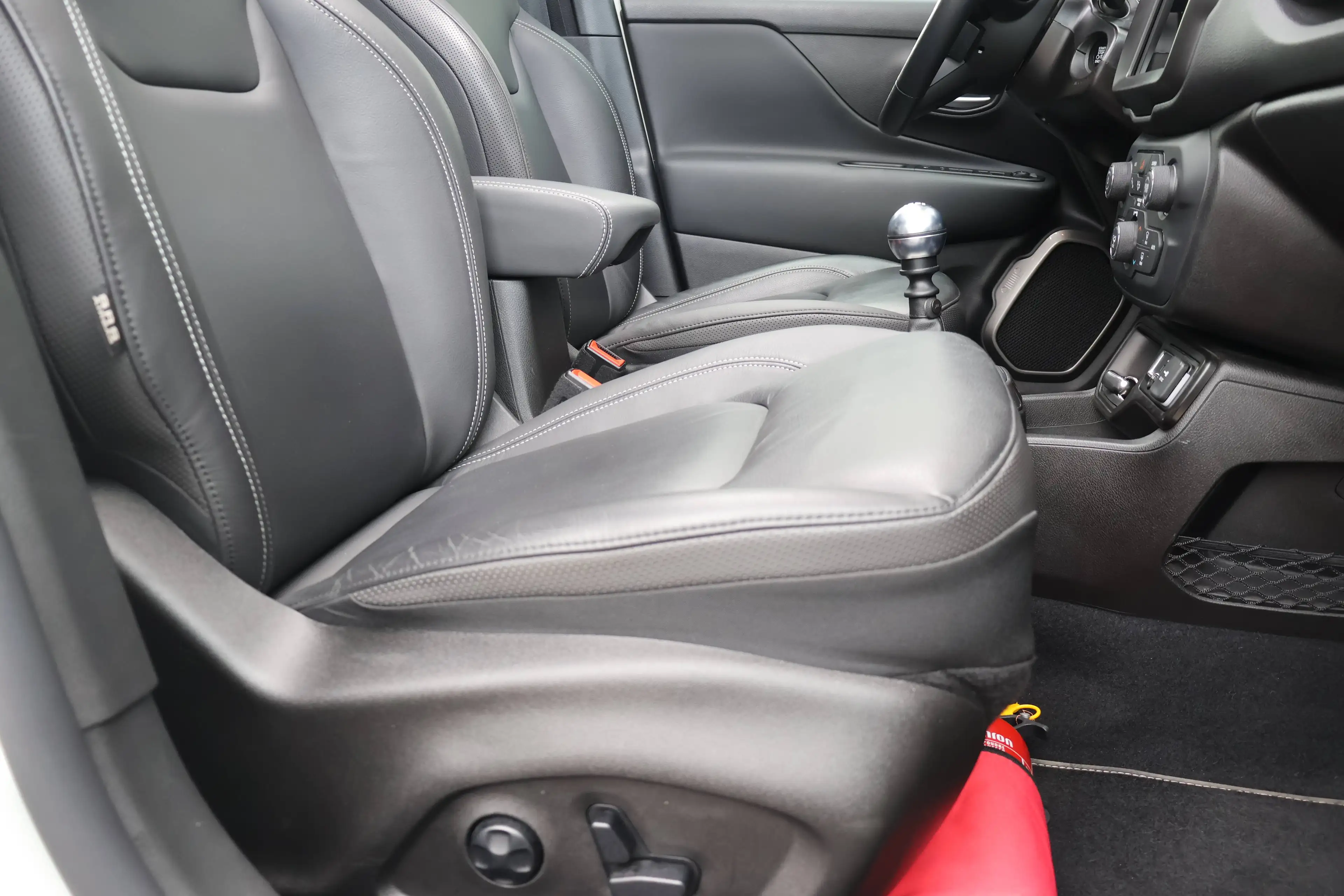 Jeep Renegade Renegade 1.0 T3 Limited Pano LED ACC Keyless Garantie * — photo 7