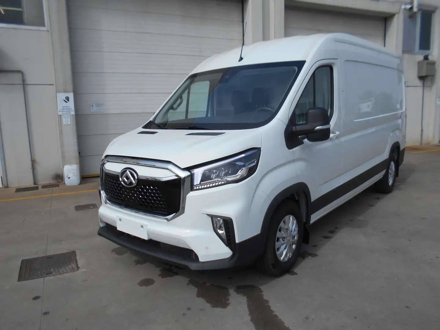 Maxus eDELIVERY 9 L3H2 Blanc - 1
