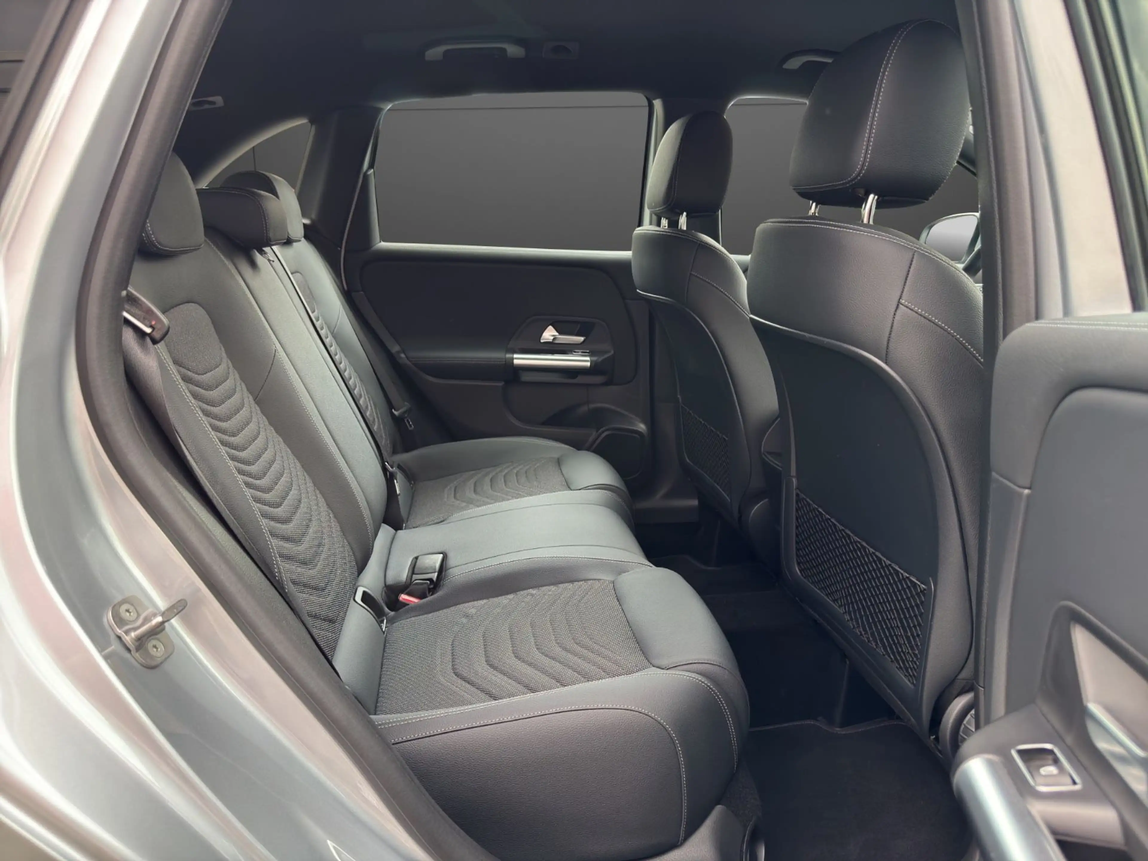 Mercedes-Benz B 220 d| MBUX| MBeam| Prog. Advanc.| Park.Assist — photo 12
