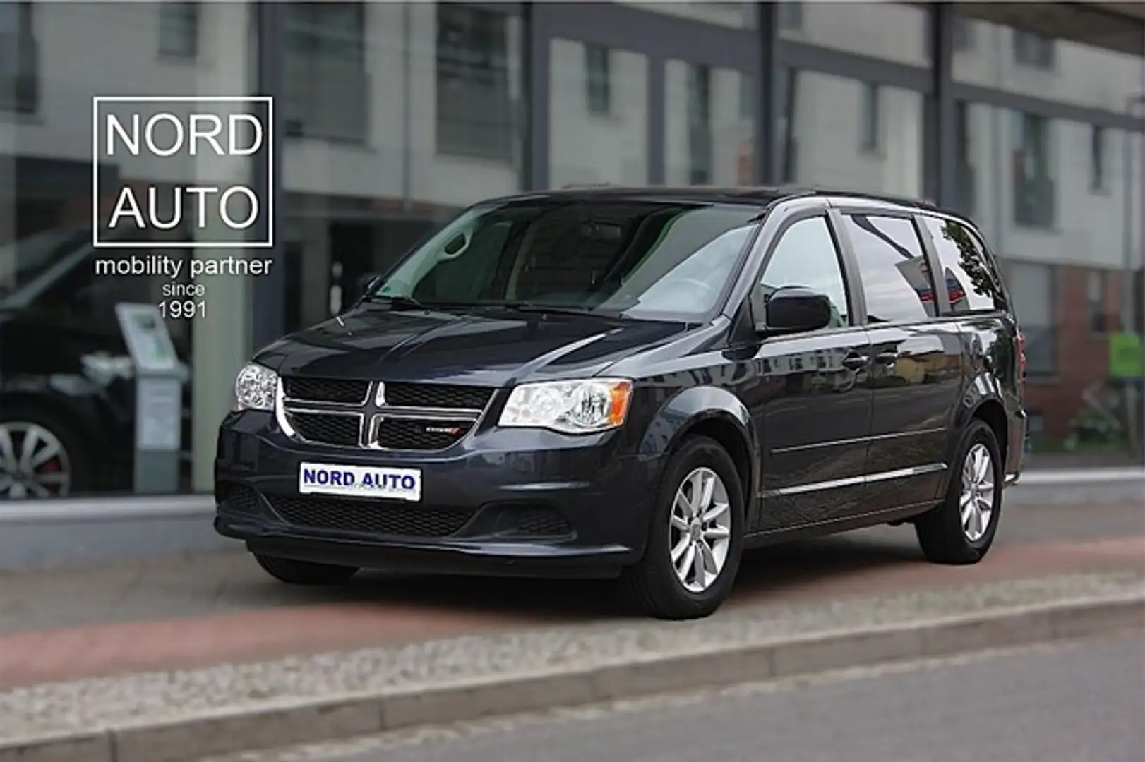 Dodge Grand Caravan 3.6 7Sitzer nur 75tkm ! / Carfax Blauw - 1