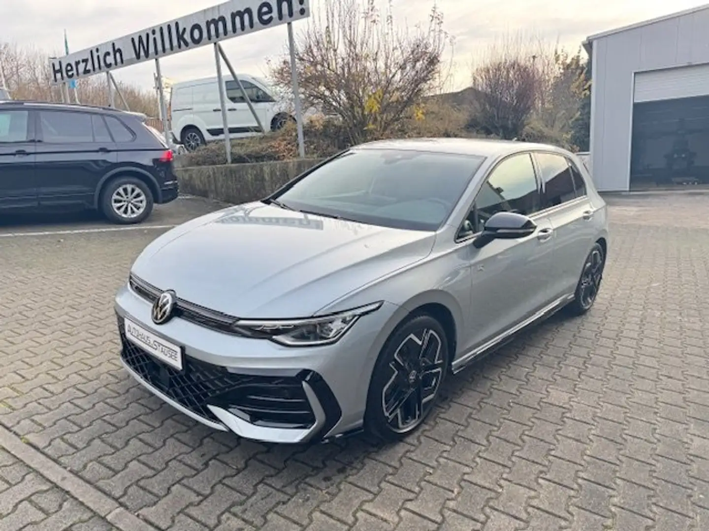 Volkswagen Golf 1.5 TSI R-Line *Winterräder*Rückfahrkamera* Silber - 1
