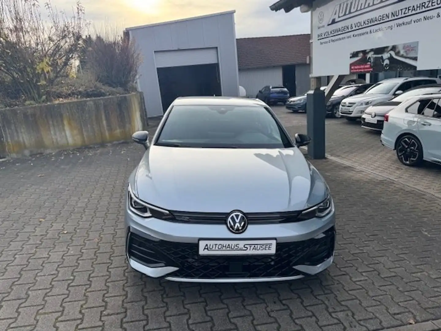 Volkswagen Golf 1.5 TSI R-Line *Winterräder*Rückfahrkamera* Silber - 2