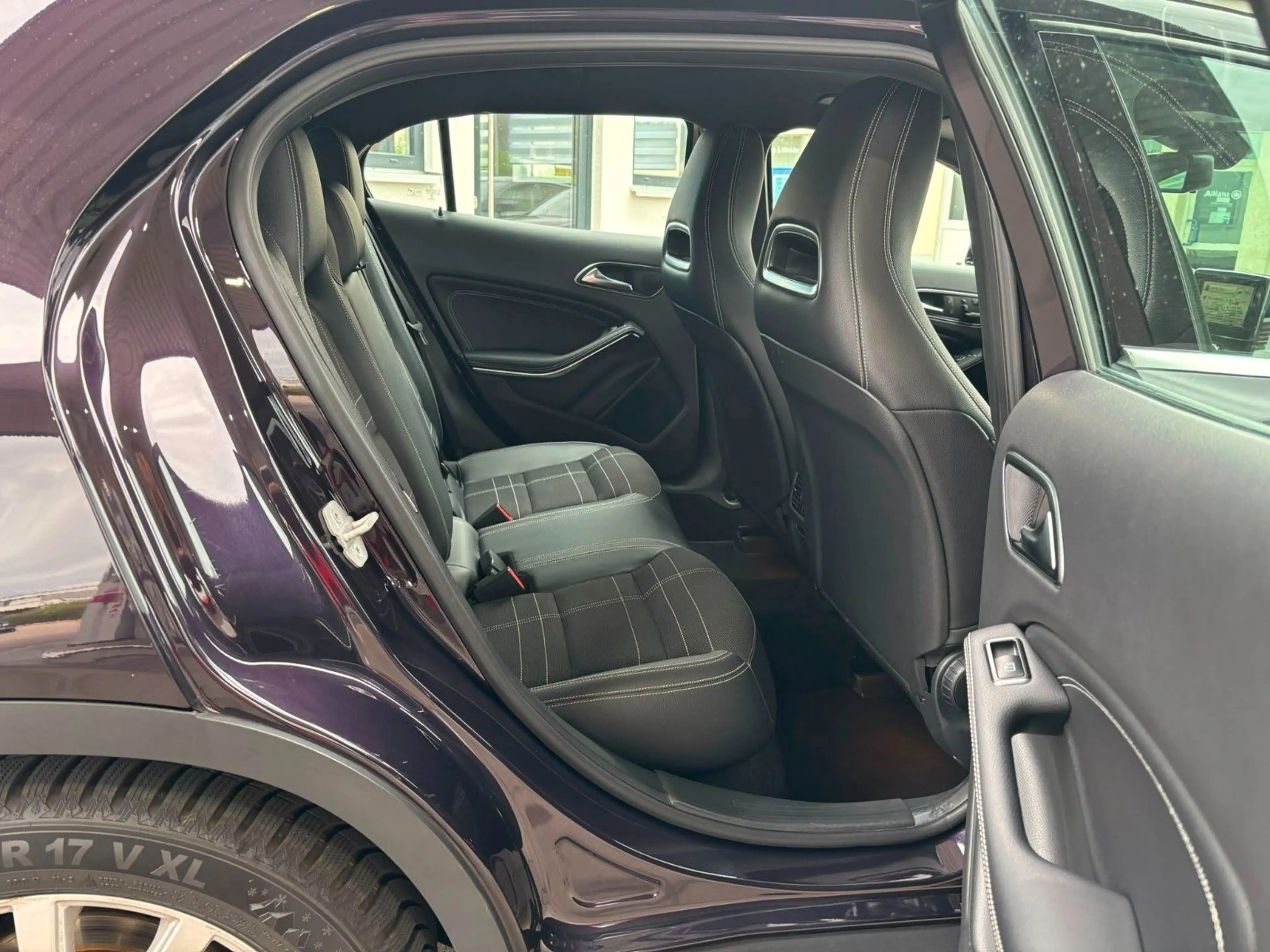 Mercedes-Benz GLA 250 4Matic Urban *Xenon/Navi/SHZ/Kamera* — photo 14