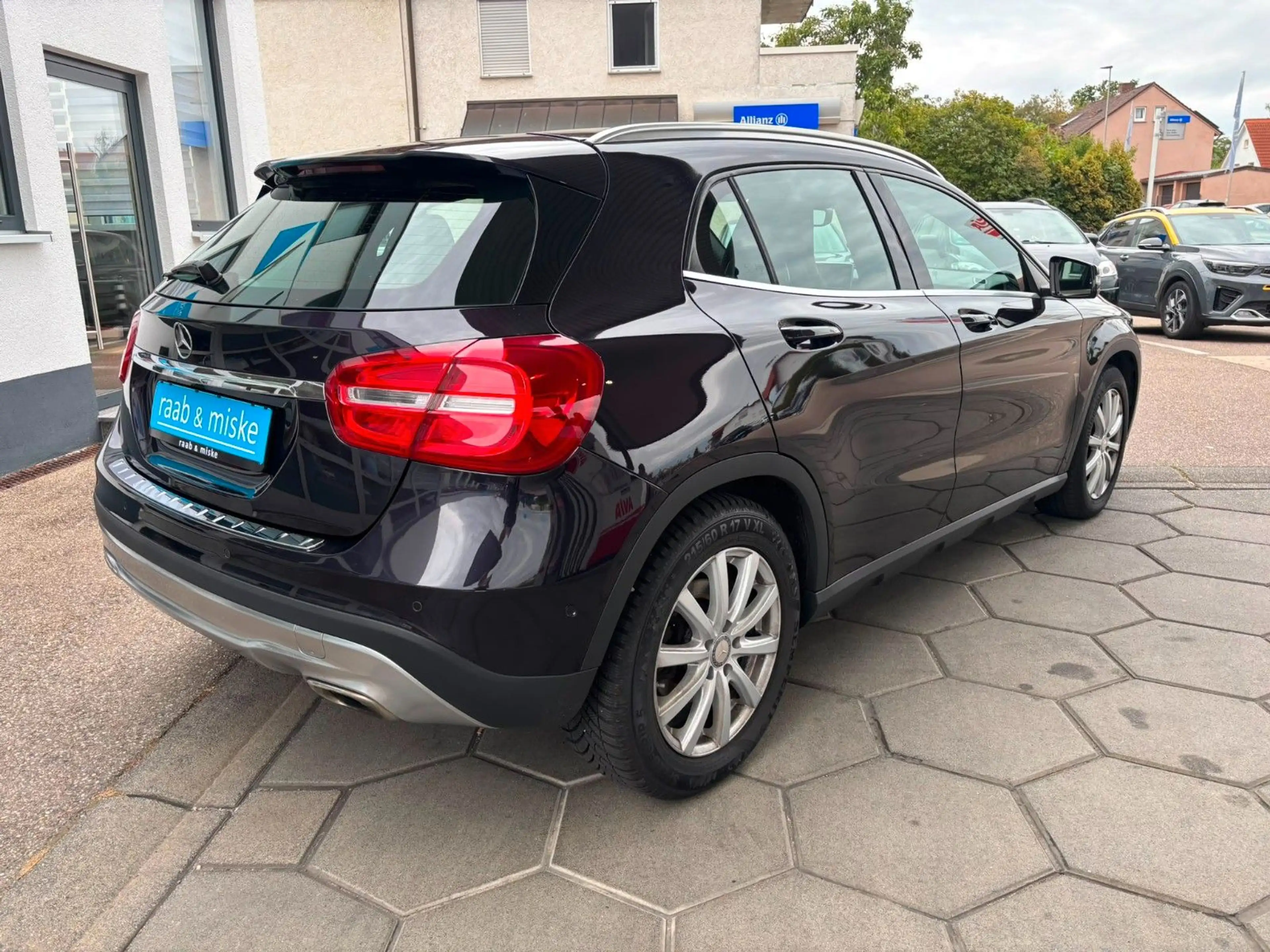 Mercedes-Benz GLA 250 4Matic Urban *Xenon/Navi/SHZ/Kamera* — photo 6