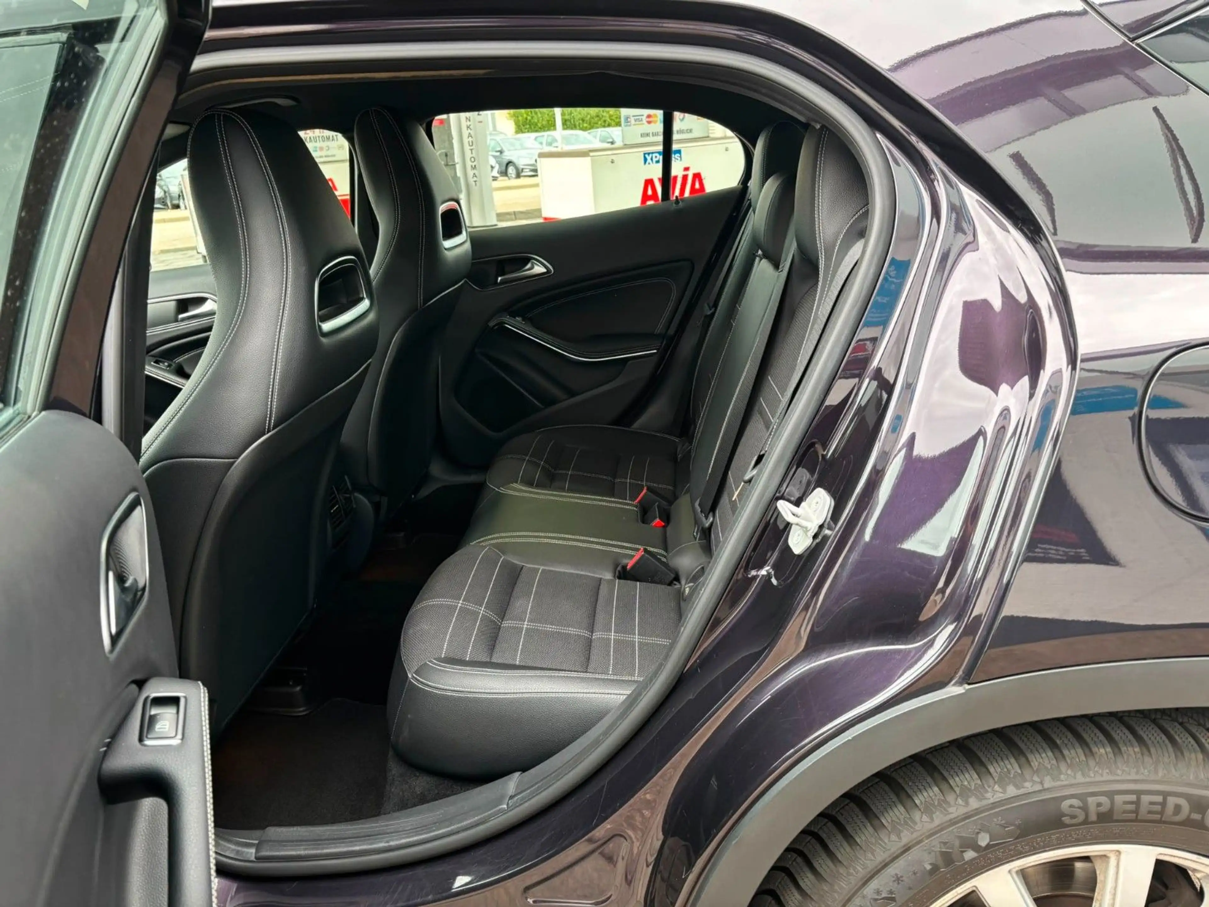 Mercedes-Benz GLA 250 4Matic Urban *Xenon/Navi/SHZ/Kamera* — photo 11