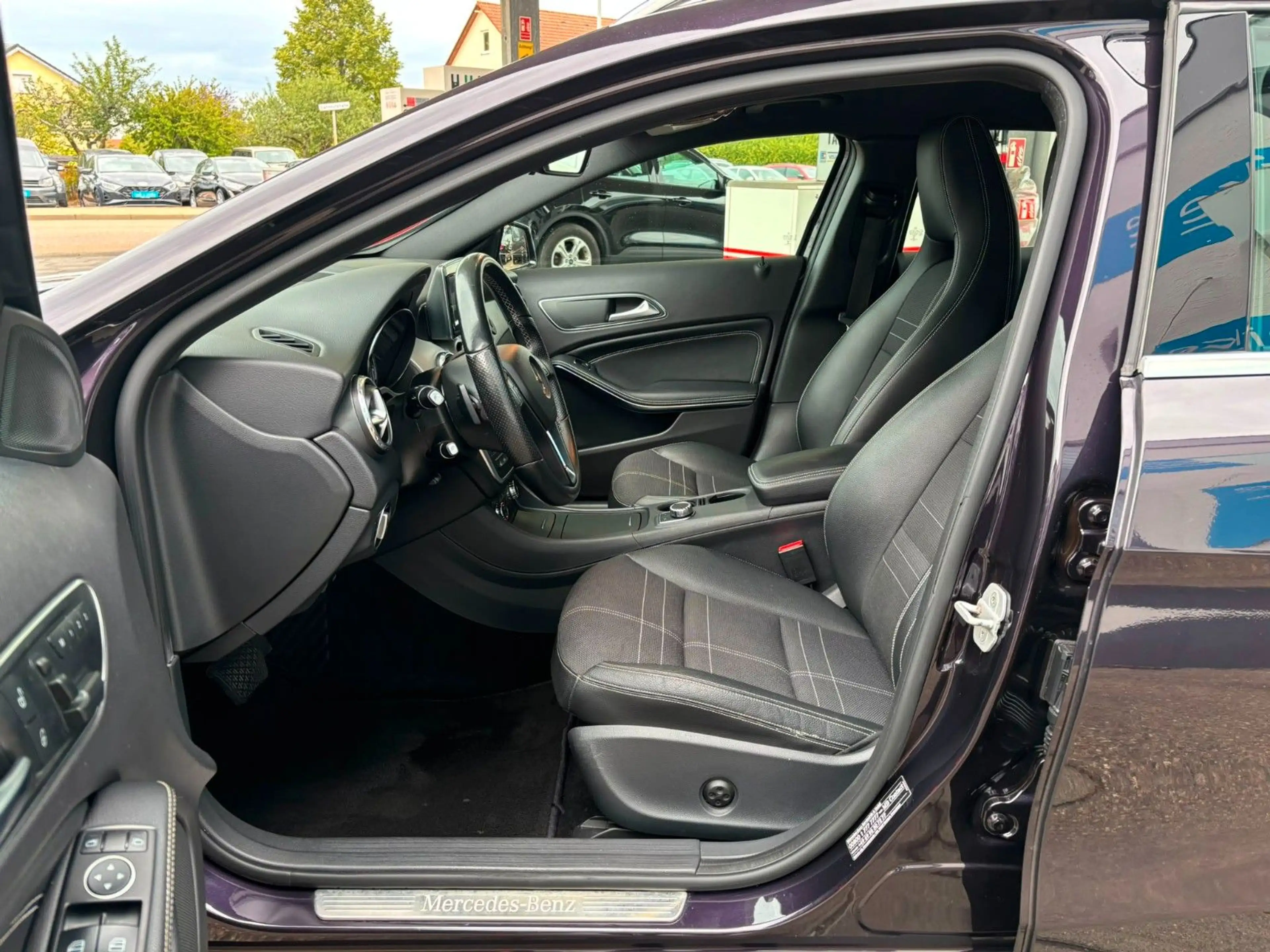 Mercedes-Benz GLA 250 4Matic Urban *Xenon/Navi/SHZ/Kamera* — photo 9