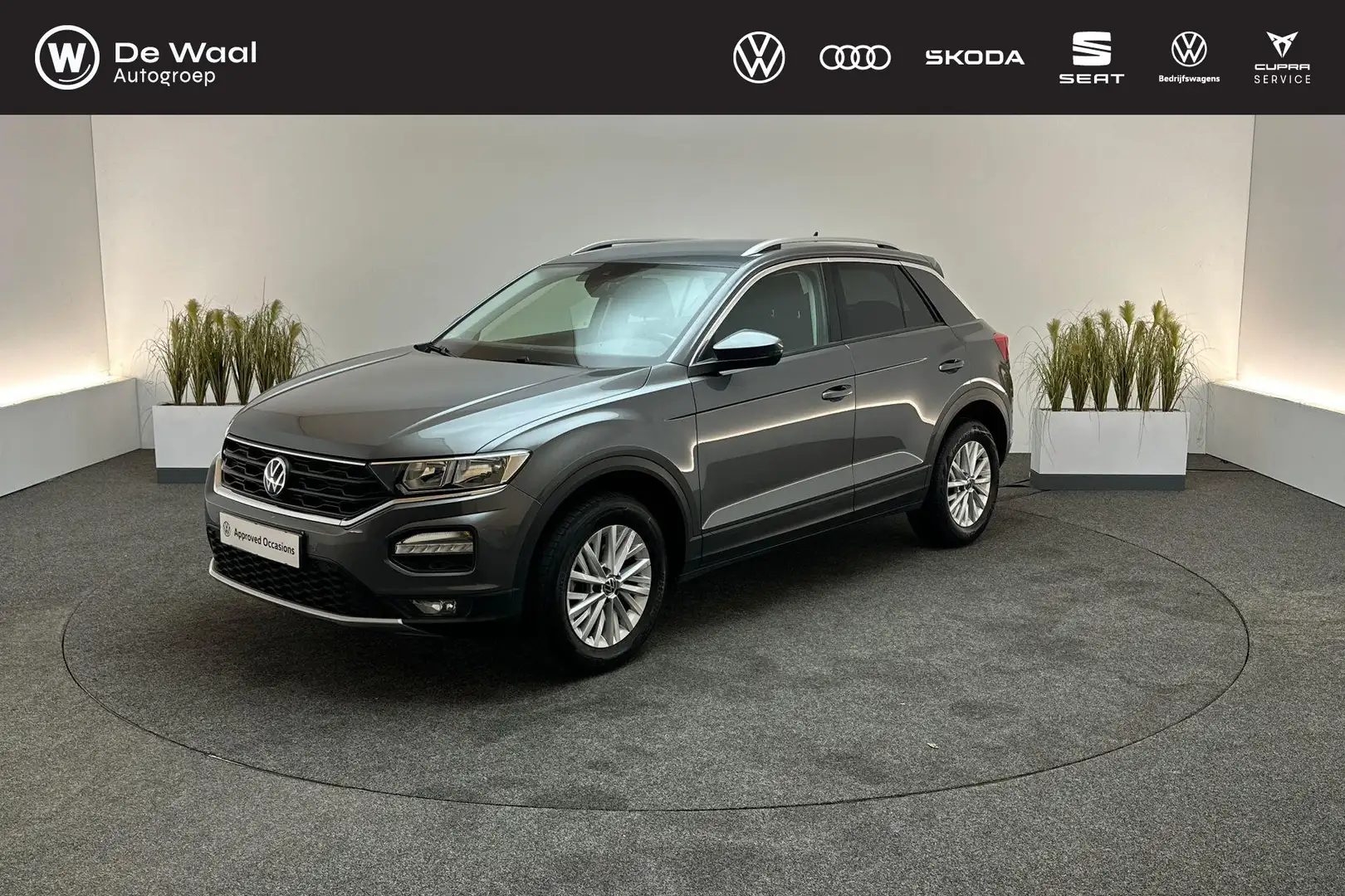 Volkswagen T-Roc 1.0 TSI 110pk Style | Trekhaak, Parkeersensoren V+ Grijs - 1