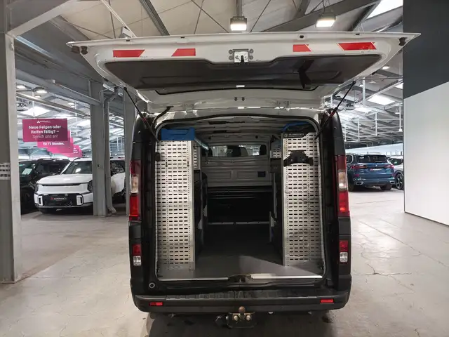 Renault Trafic view 6