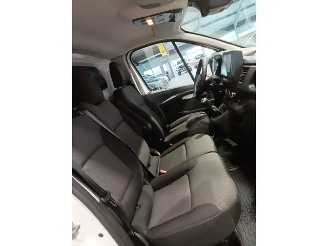 Renault Trafic view 14