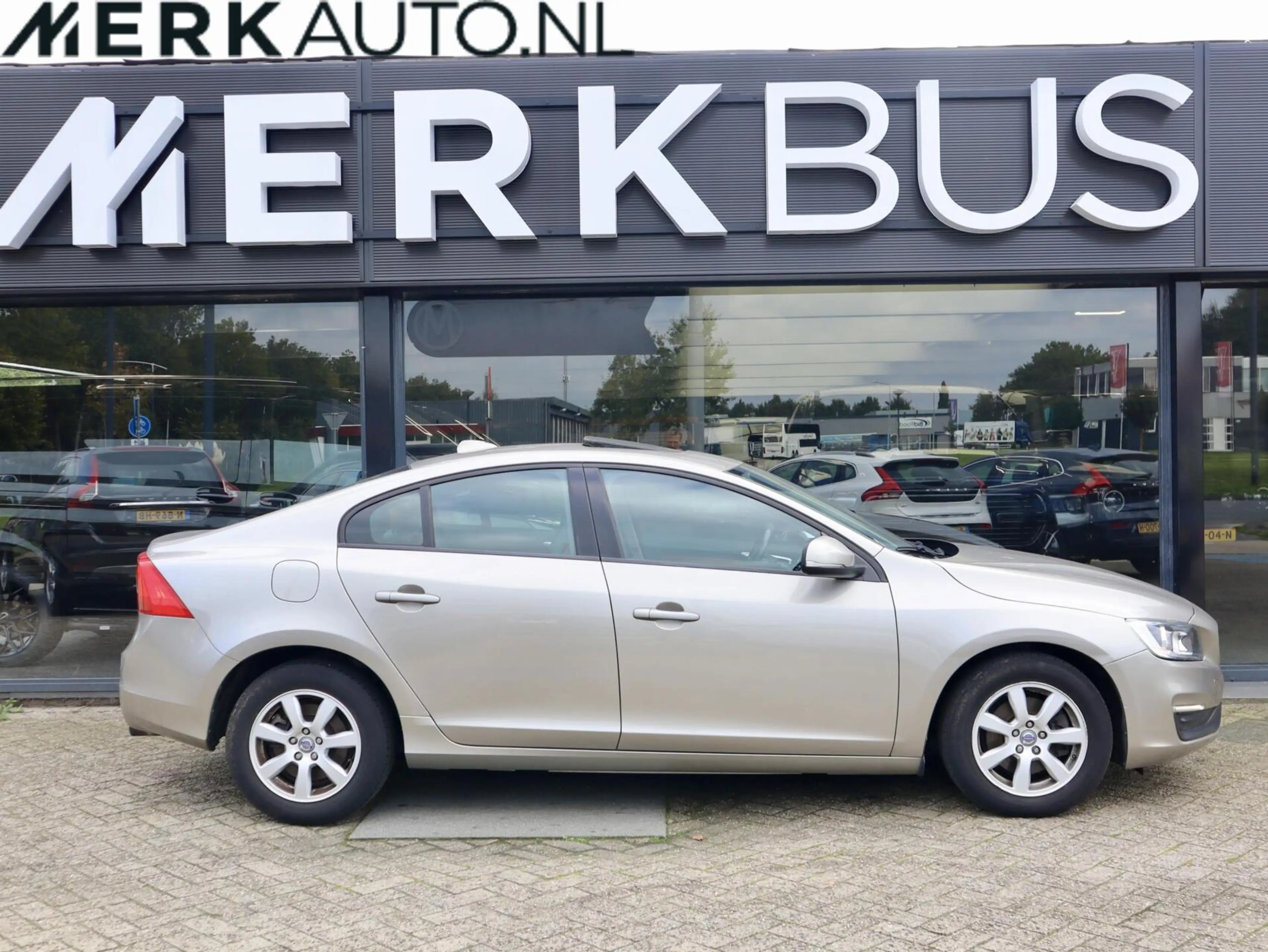 Volvo S60 1.6 T3 Leder, Schuifdak, 1e Eigenaar! met Nap!!! — photo 10