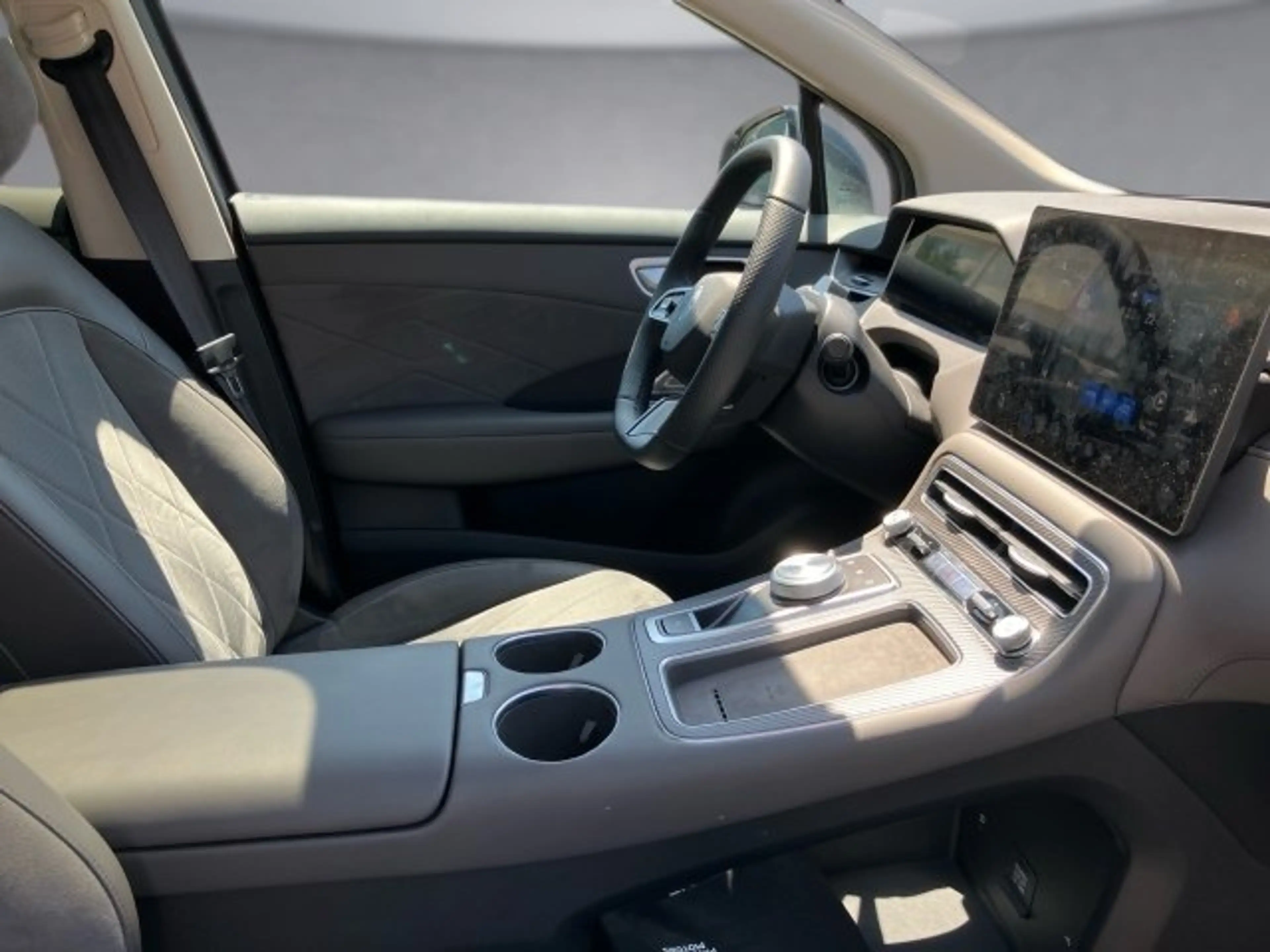 MG MGS6 EV S6 Luxury 2WD 77kwh/180kw — photo 11