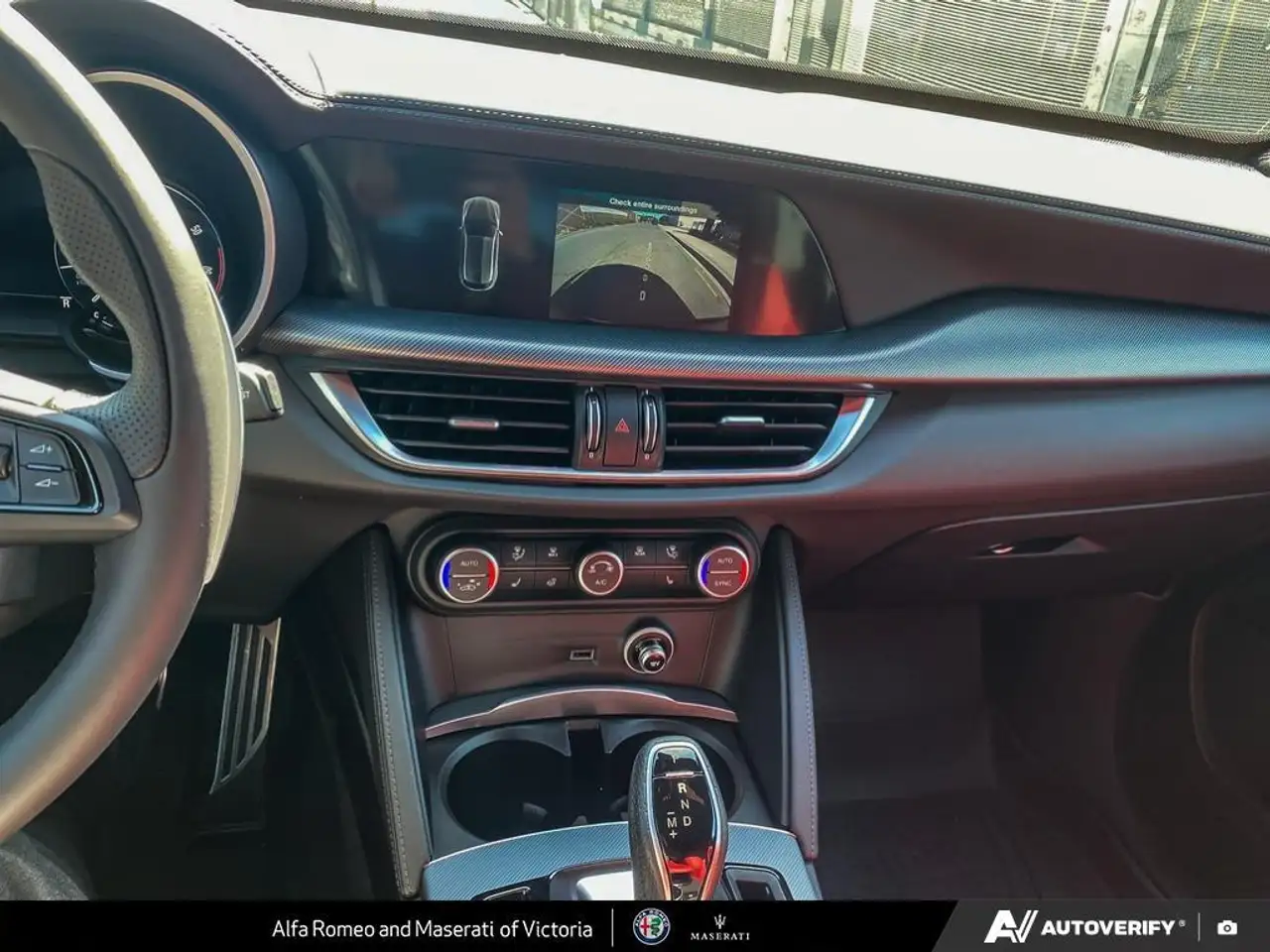 Alfa Romeo Stelvio снимка Alfa Romeo Stelvio