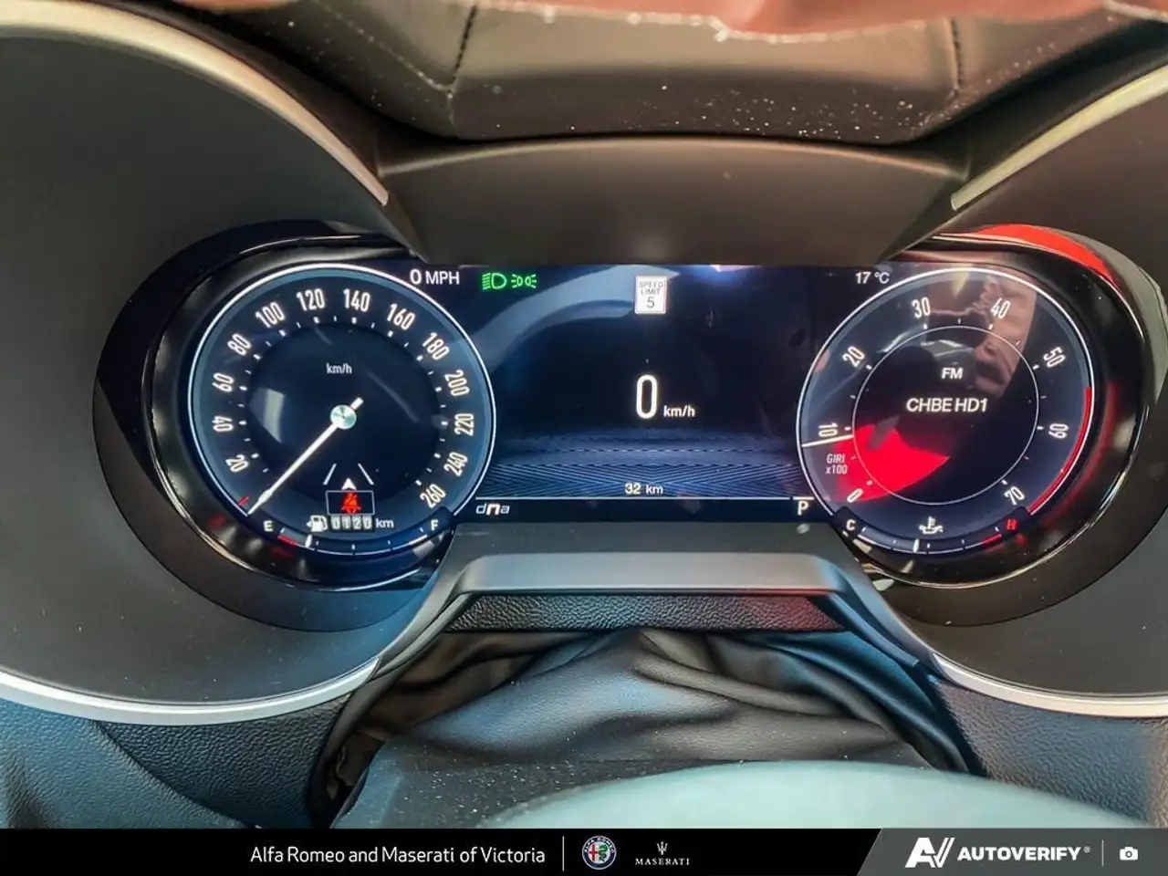 Alfa Romeo Stelvio снимка Alfa Romeo Stelvio