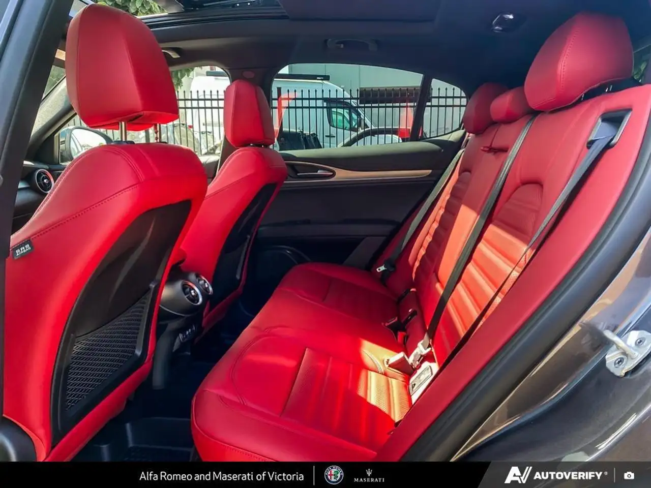 Alfa Romeo Stelvio снимка Alfa Romeo Stelvio