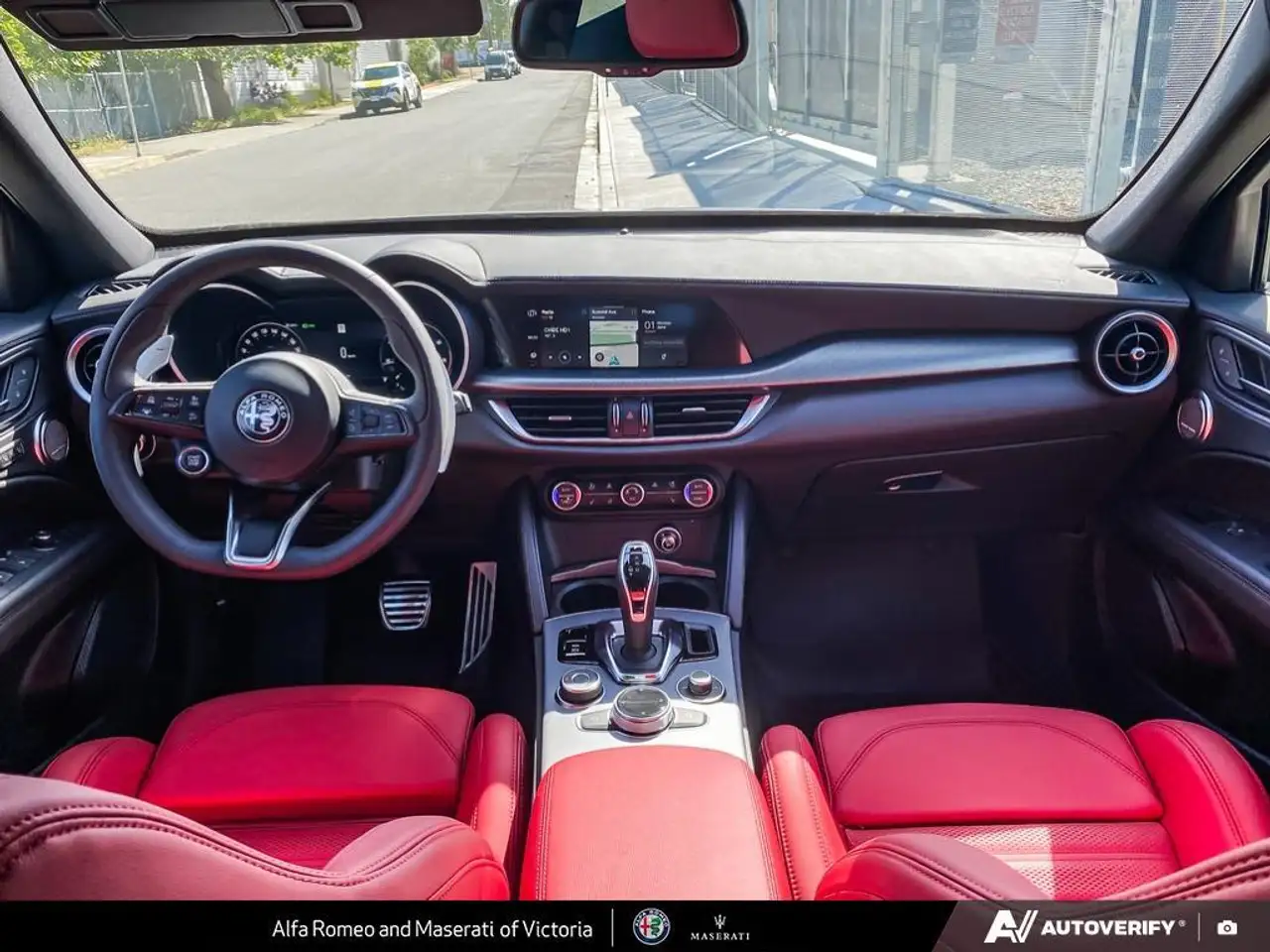 Alfa Romeo Stelvio снимка Alfa Romeo Stelvio