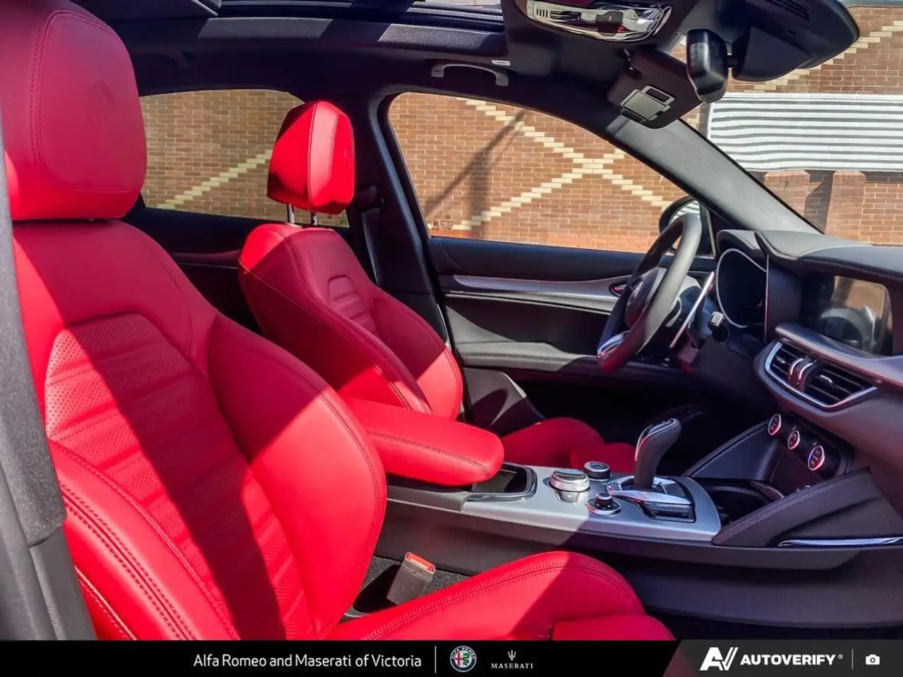 Alfa Romeo Stelvio снимка Alfa Romeo Stelvio