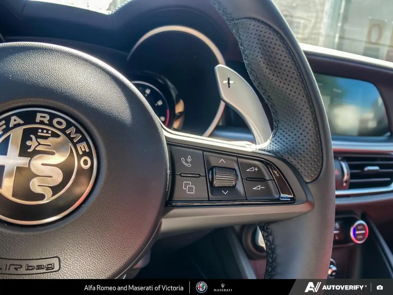 Alfa Romeo Stelvio снимка Alfa Romeo Stelvio