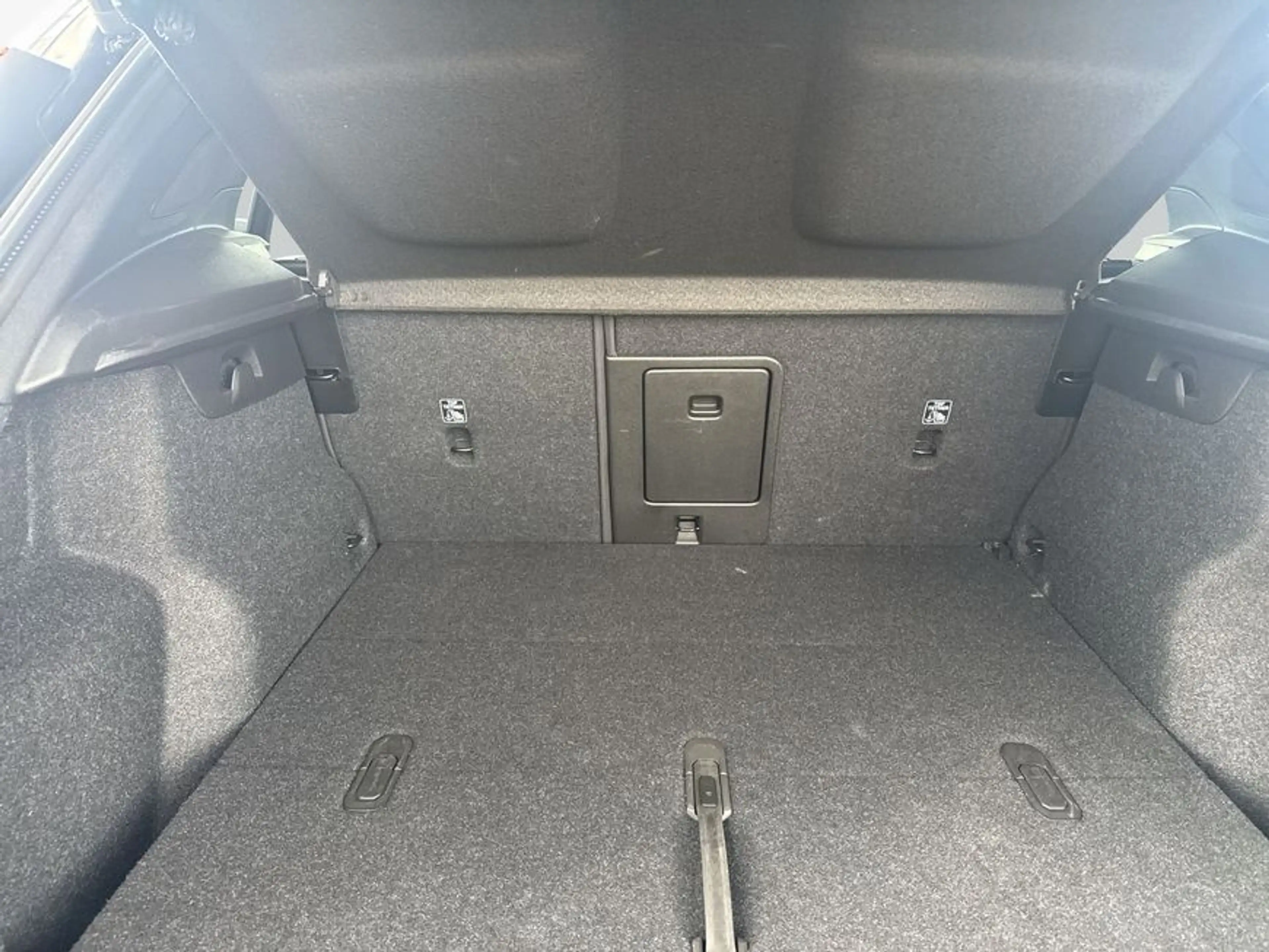 Volvo XC40 XC40 B3 B DKG Plus Black Edition — photo 8