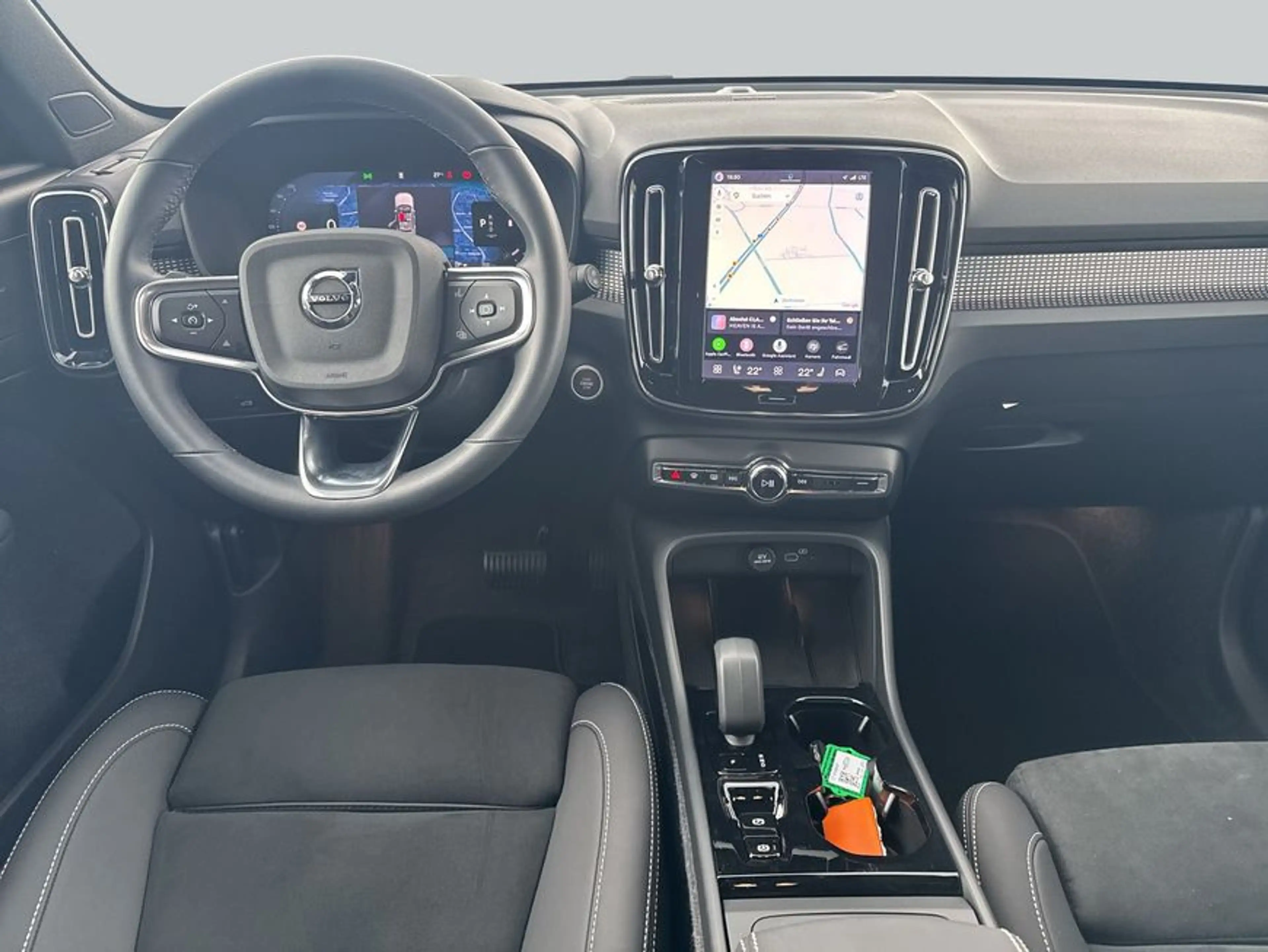 Volvo XC40 XC40 B3 B DKG Plus Black Edition — photo 13